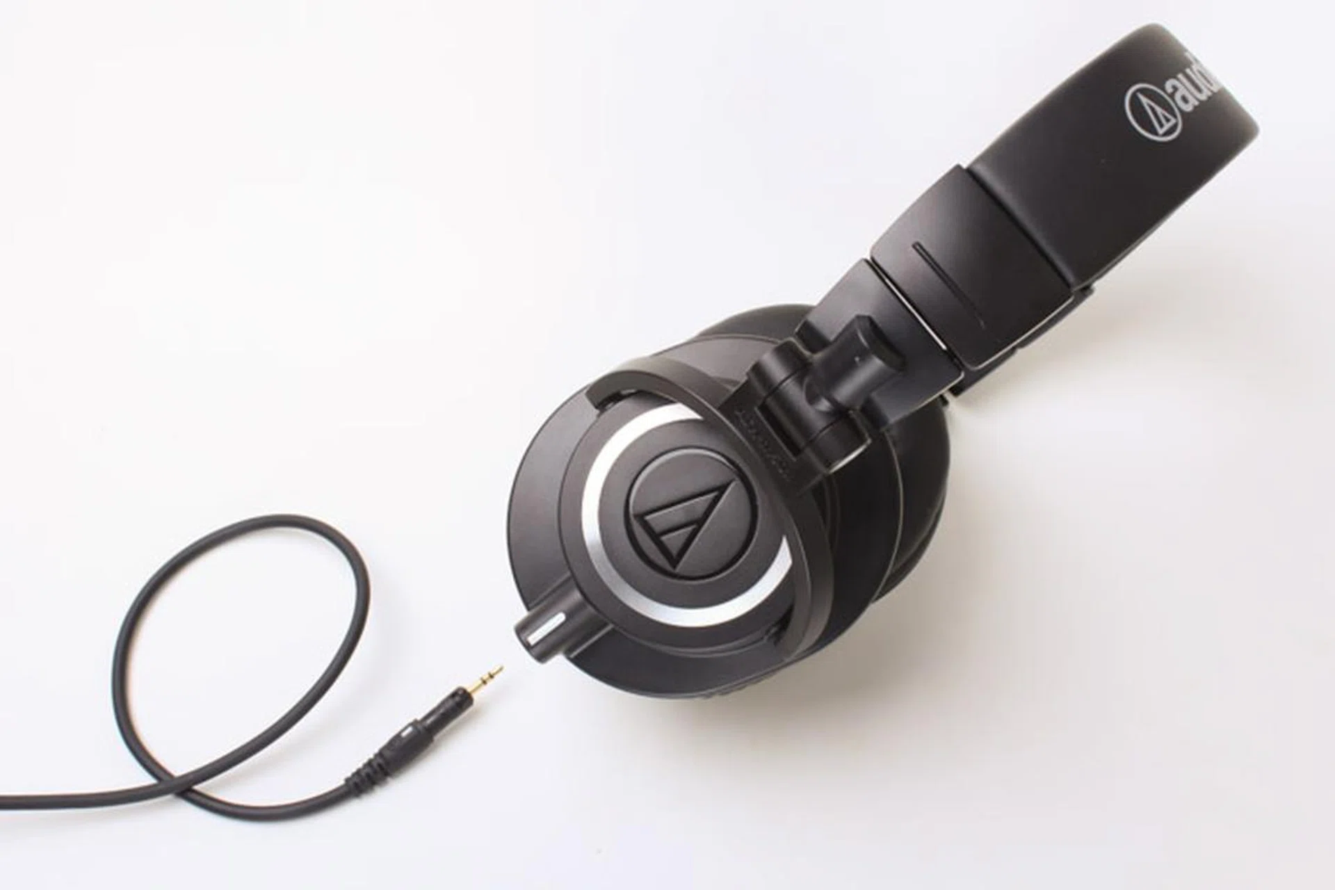 The new ATH-M50x retains the ATH-M50s styling.