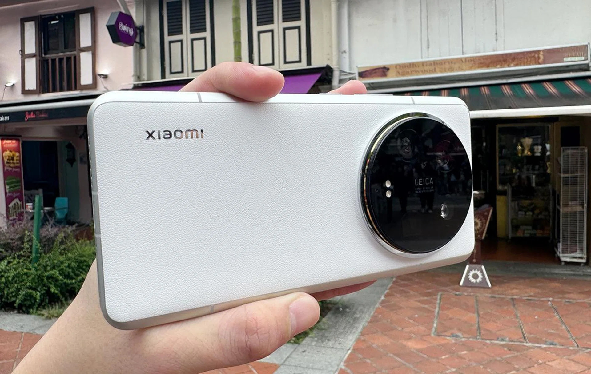 Xiaomi really needs to figure out a way to incorporate its logotype in a more congruent manner.