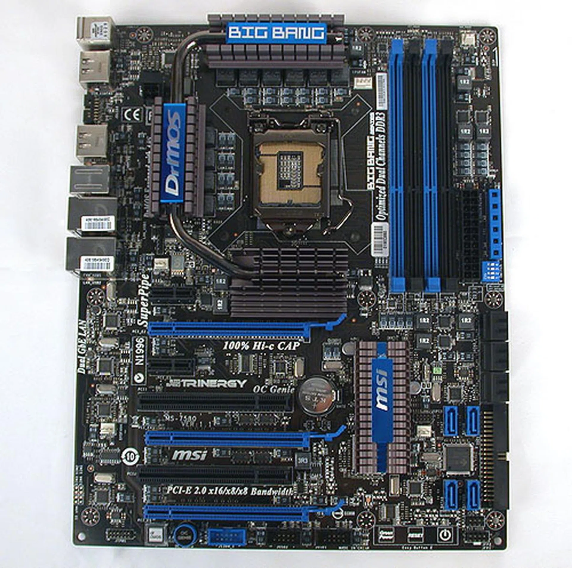 Keeping with a heavy use of black and dark blues, this new Big Bang Trinergy is recognizably a MSI motherboard of recent pedigree.