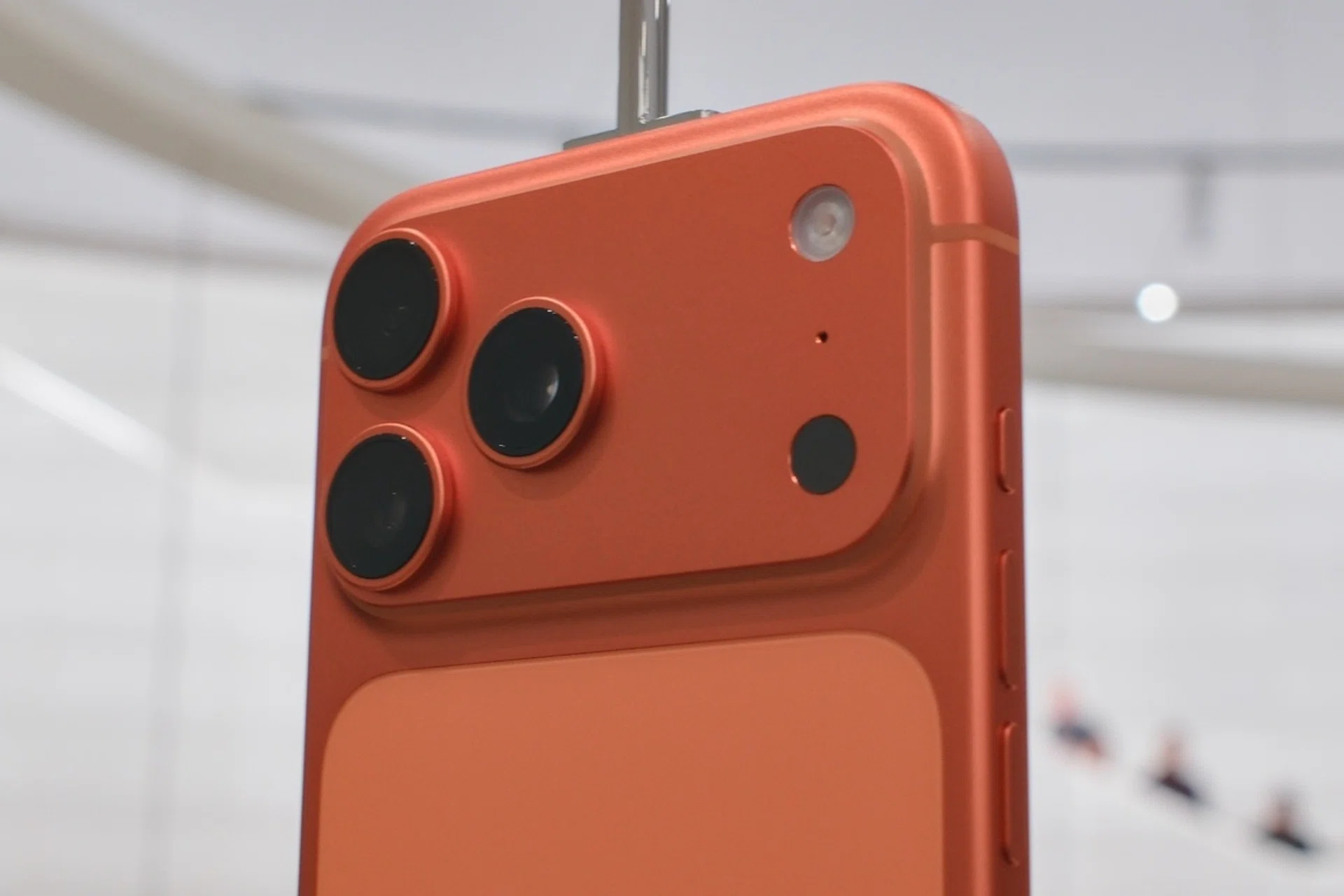 Apple iPhone 17 Pro Cosmic Orange