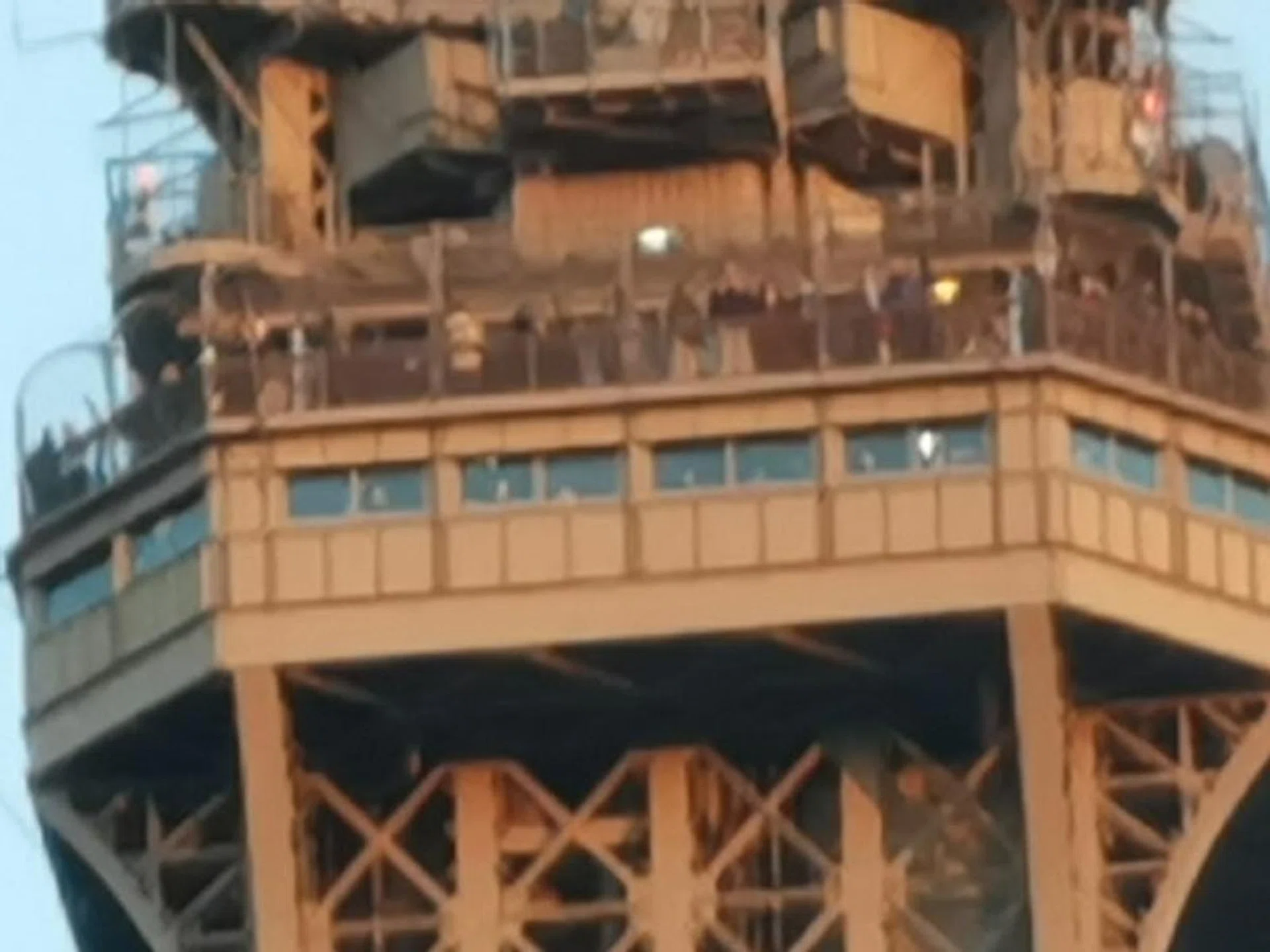 One year ago, the 10x digital zoom on the P20 Pro was impressive. One year later, the P30 Pro is capable of a 50x digital zoom. Again, this is digital zoom, so do not expect miracles to happen. However, because both lenses are optically stabilized, and through Huawei's other AI-stabilization and computational photography algorithms, you actually get a serviceable picture at 50x, which retains enough resolution to know what you're shooting. Remember how far I was standing? This is ridiculously impressive.