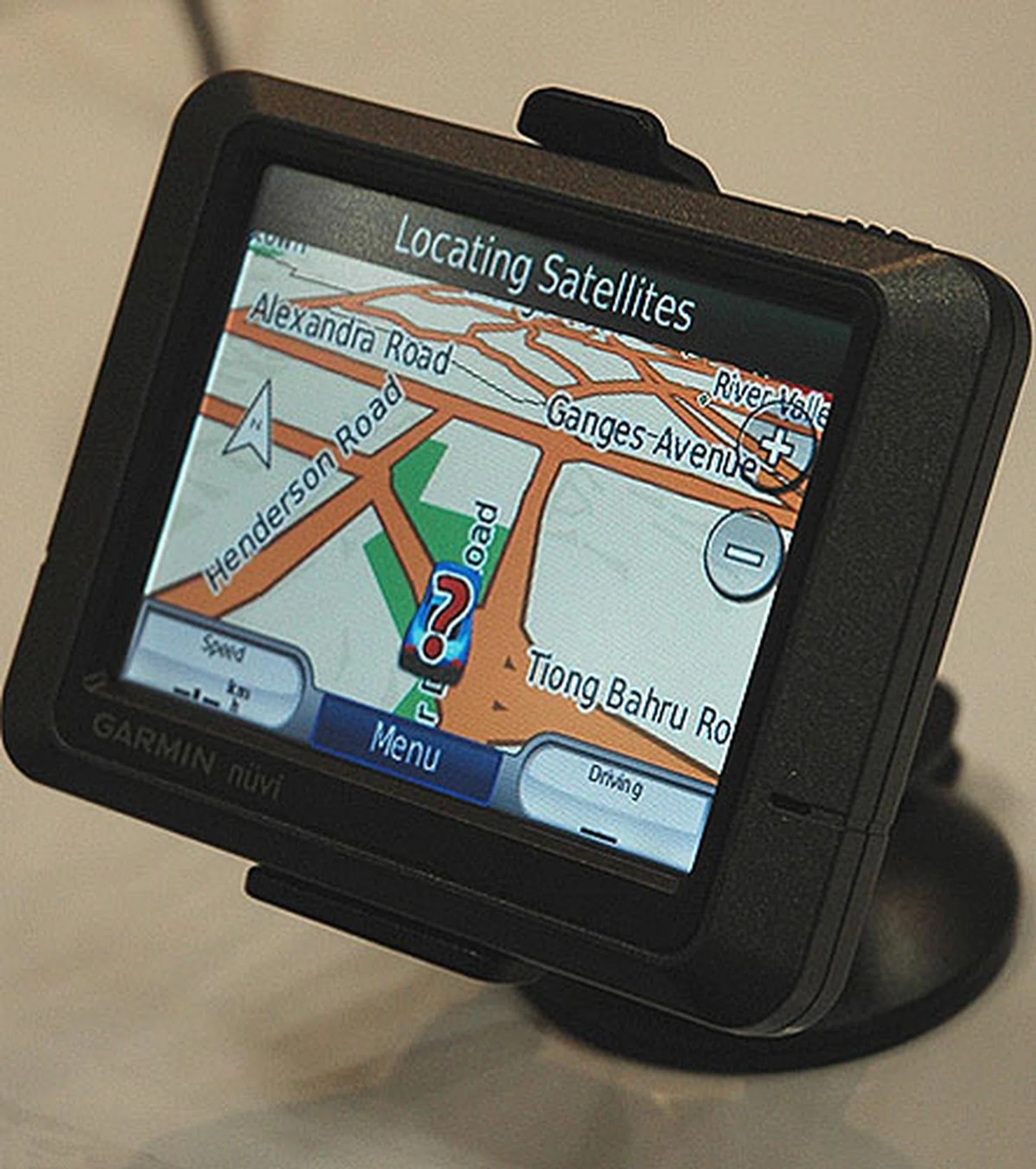  The Garmin nuvi 205 comes with preloaded original Singapore and Malaysia maps to help you find your way around in both countries and is the more affordable of the three models at Garmin's booth at S$399.  