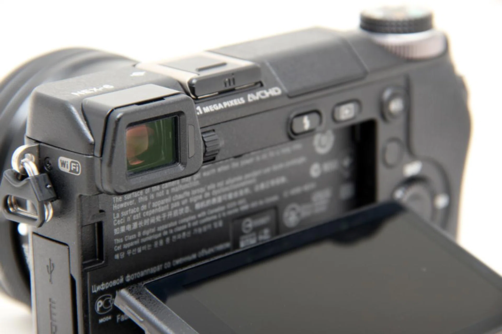 The EVF may look small, but it's actually quite pleasant to use.