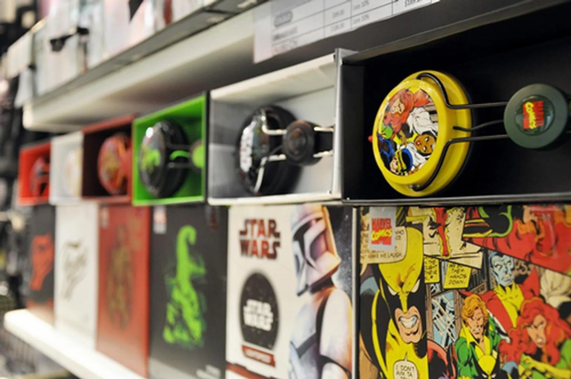 Perfect for the Marvel diehard fan, the Coloud Marvel Collection Headphones showcases original artworks from popular comics like Iron Man, and X-men. The peripheral features 40mm power drivers, and a frequency range of 20Hz to 20001 Hz. Priced at $71.10 after discount.