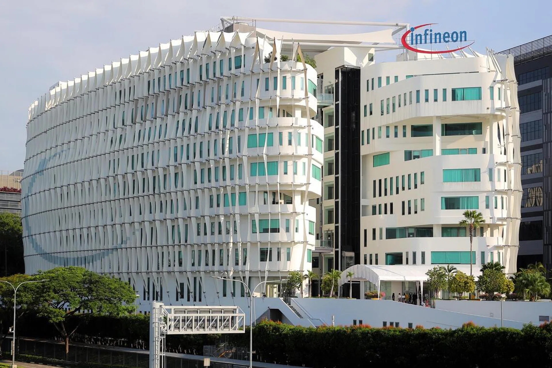 半导体大厂英飞凌科技（Infineon Technologies）外观。The Infineon Technologies building in Kallang, 1 Dec 2020.