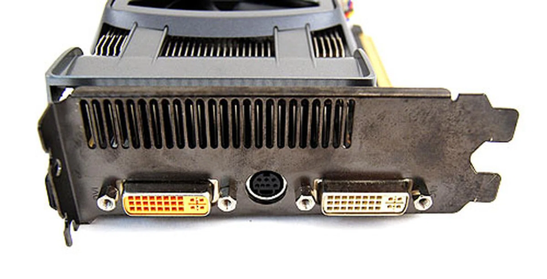The ASUS EAH4890 Formula sports the usual twin HDCP-compliant DVI ports and a single 7-pin mini-DIN.