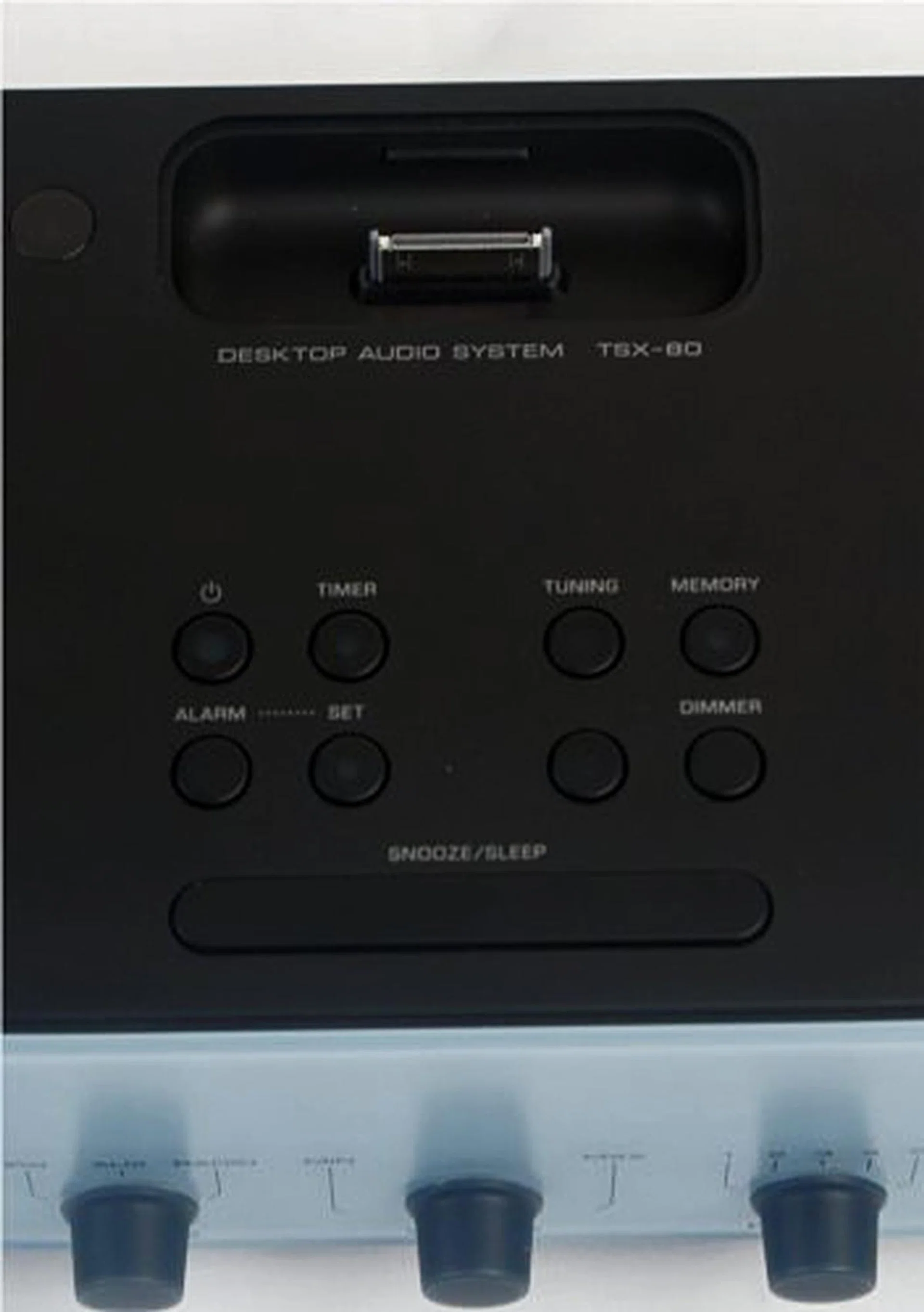 A closer look at the controls available - simple and straightforward. Also visible on the right are the controls for the FM Radio, while those on the left are to control the alarm.