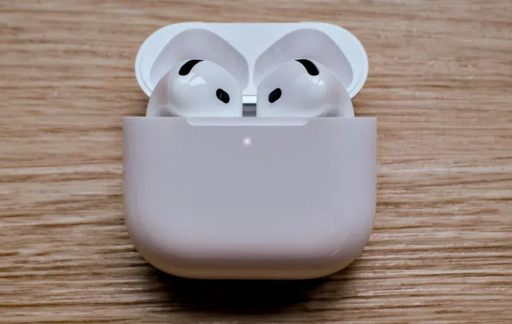 AirPods are currently being assembled in China and Vietnam. Photo: HWZ
