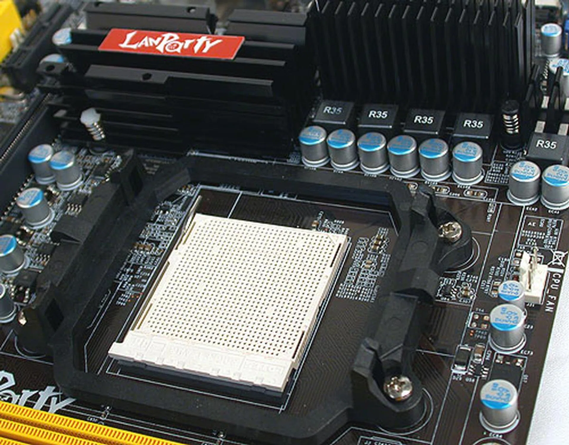  A mostly clear area at the CPU socket for users to install their coolers easily.