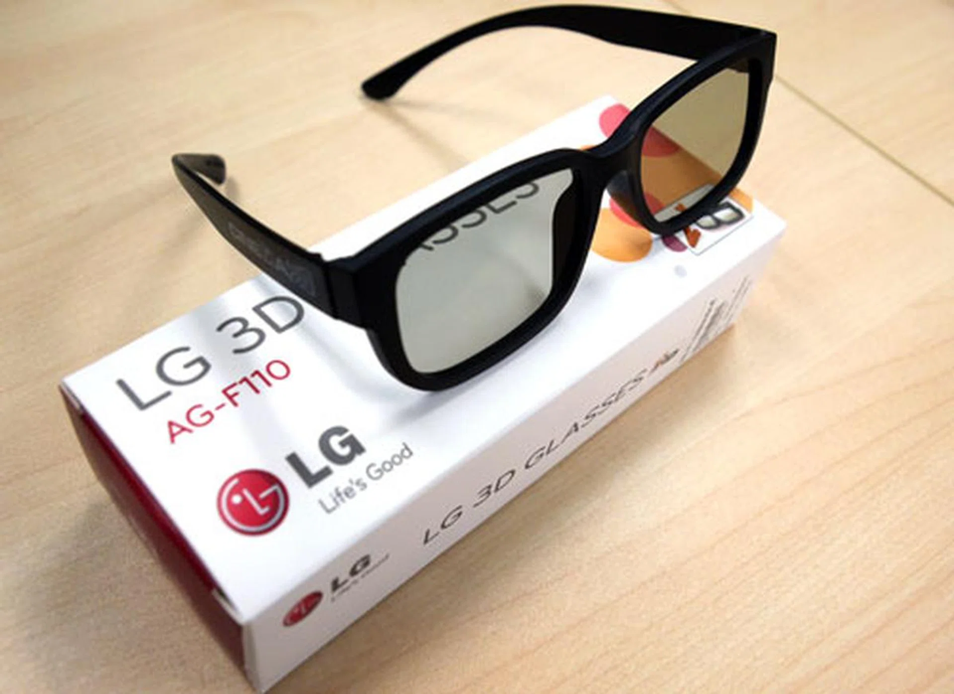 LG's AG-F110 polarized glasses are comfortable and light since they do not sport fancy circuitry like their ASG adversaries. They may be a little too large for a child though. They are going for $20 for two pairs if you'd like to buy more for your family - again it's a lot cheaper than an ASG variety of TVs