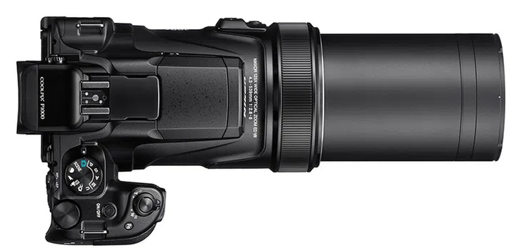 The P1000's lens at full zoom.
