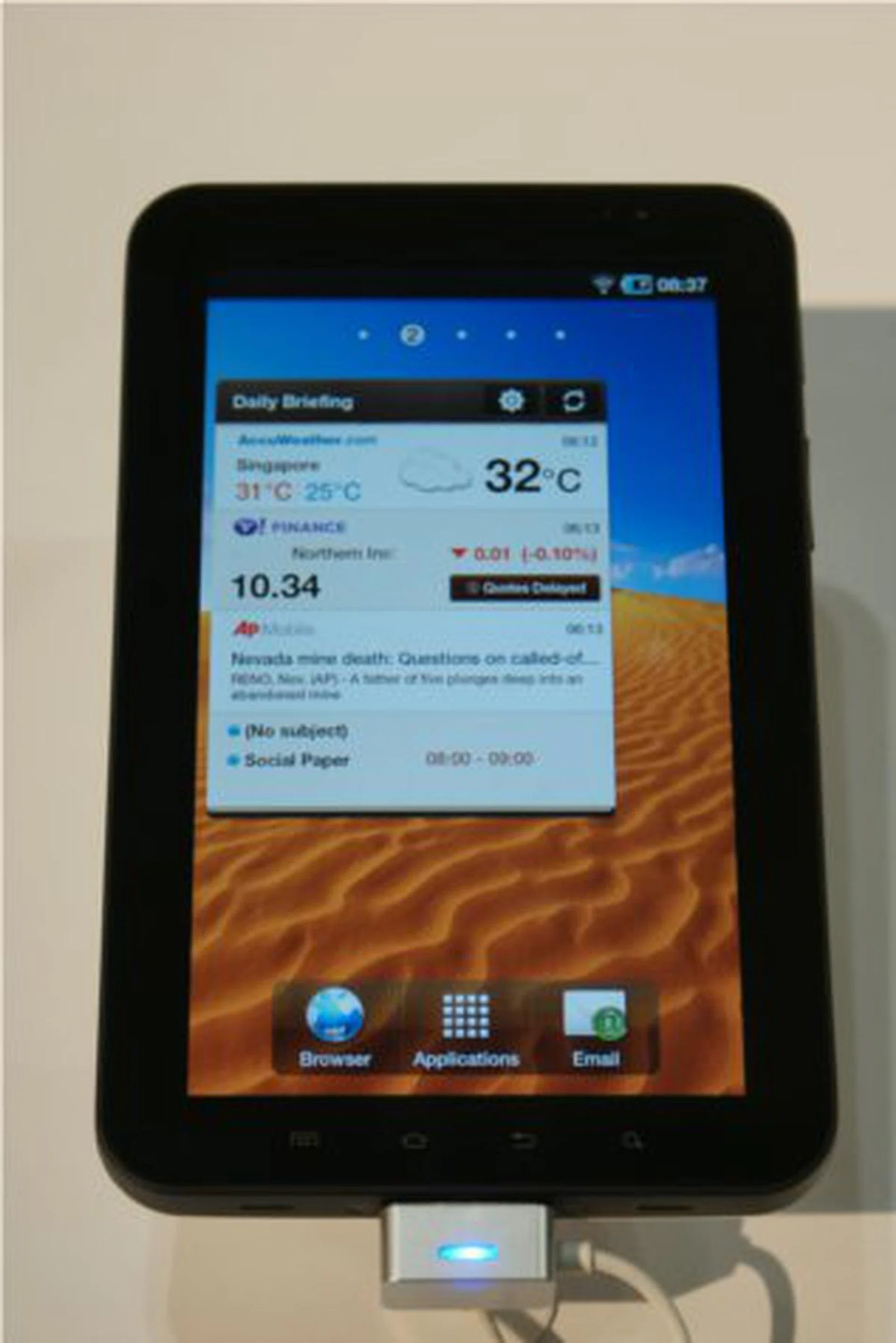 The new and smaller Galaxy Tab 7-inch version is fundamentally a scaled-down version of the bigger 10.1-inch model.