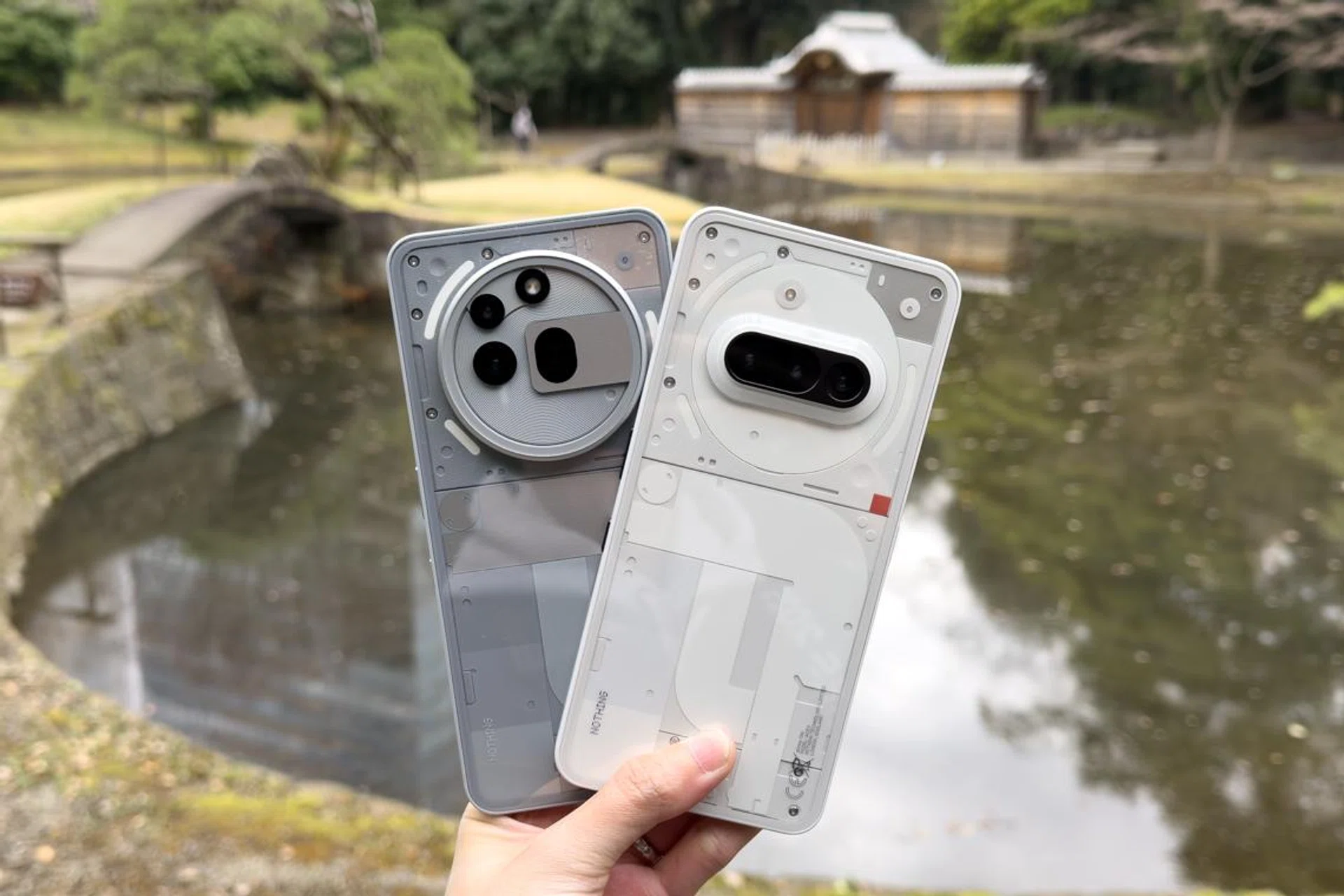 Left to right: Nothing Phone (3a) Pro, Phone (3a). Photo: HWZ.