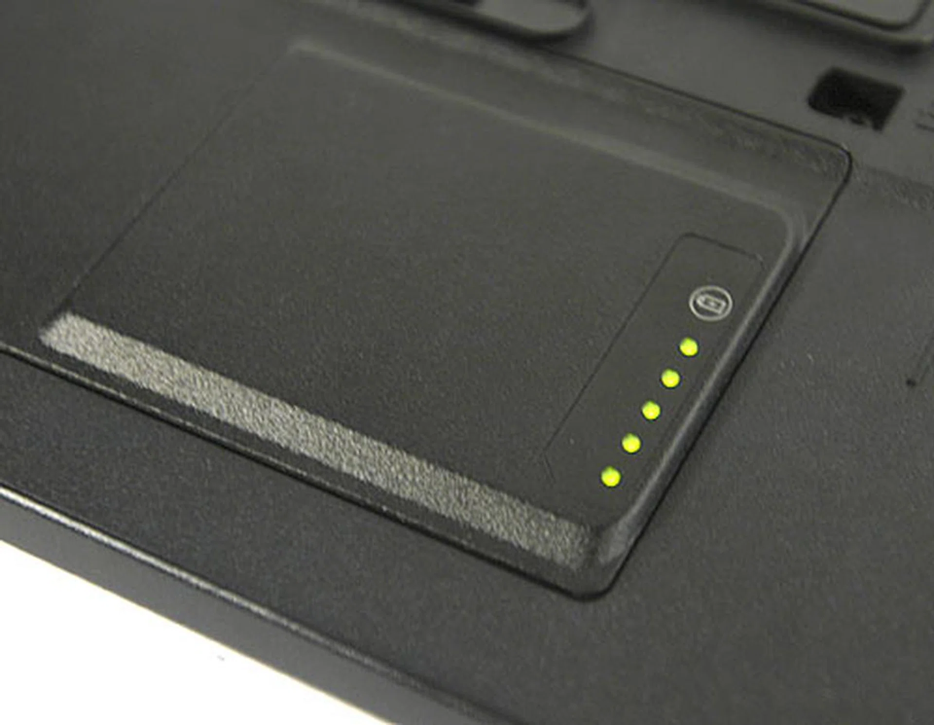 A row of handy LED lights light up at the push of a button to roughly display how much battery is left within.