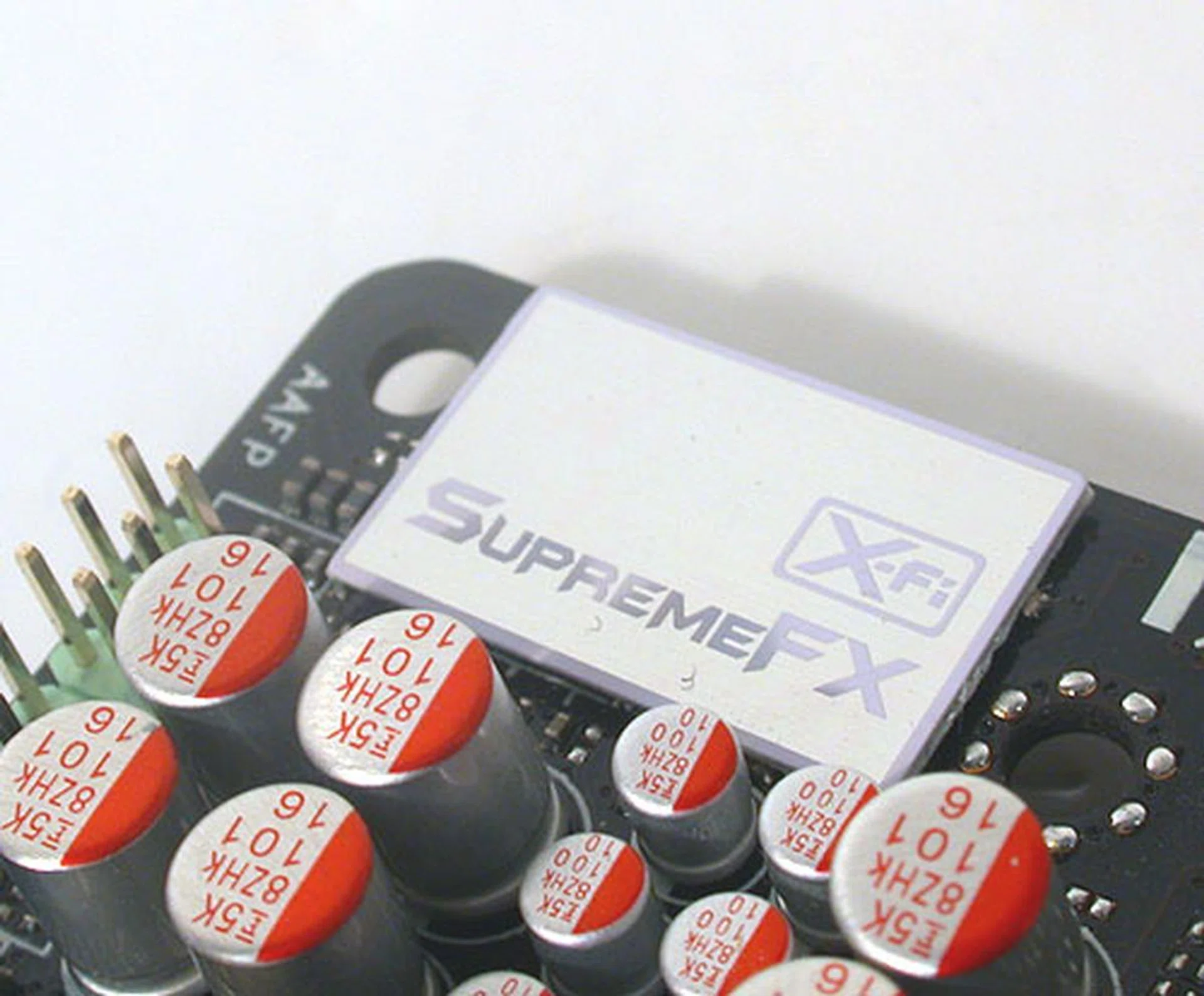 It may bear all the Creative trademark technologies but despite its EAX 4.0 support, this is not a Creative product at heart. What's on the Gene is actually Analog Devices' AD200B audio CODEC. We have seen it as an add-on card on the Rampage II Extreme but ASUS has apparently put it onboard for the Gene.