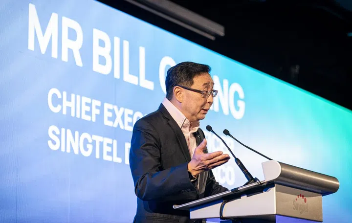 Singtel’s Digital InfraCo’s CEO Bill Chang speaking
at the launch of RE:AI, its latest Al cloud offering to
democratise AI. He shared how the platform will
involve building an ecosystem of solutions and
services, forge partnerships with key industry
leaders and develop the next generation of AI talent
among other initiatives. Photo: Singtel.