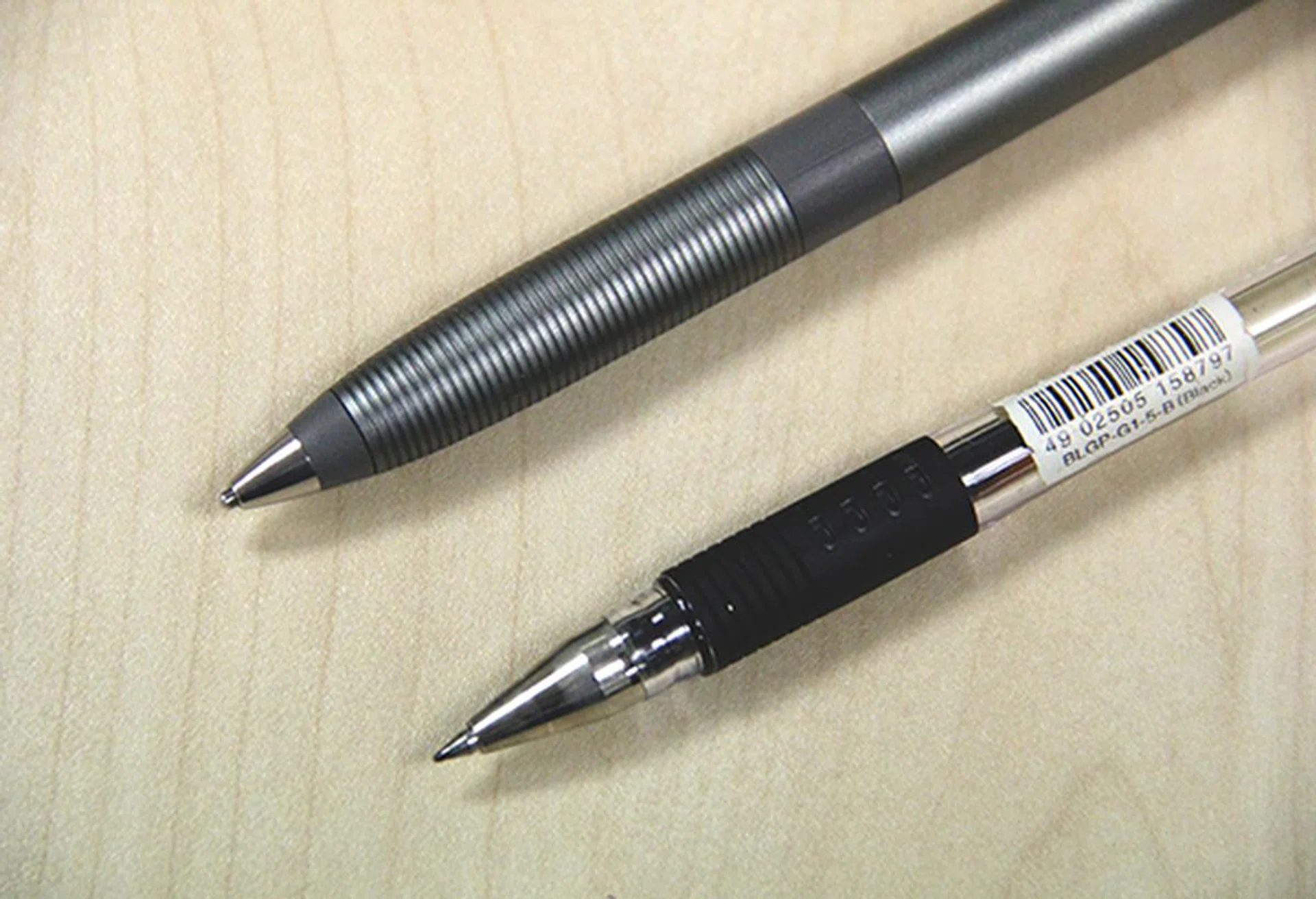 Here is the 1.9mm nib of the Jot Script stylus juxtaposed with a 0.7mm nib from a regular pen.