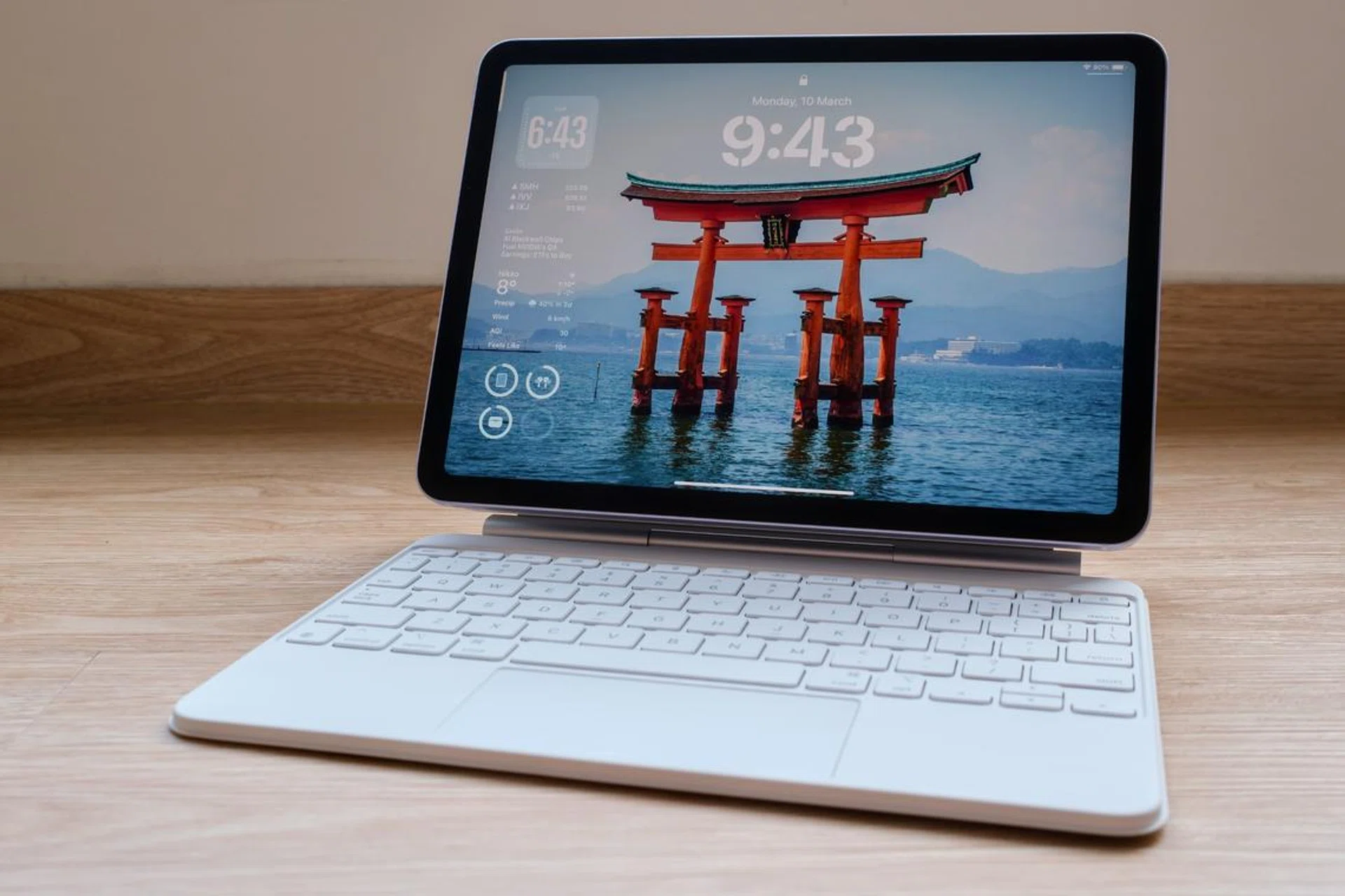 The new iPad Air is largely the same as last year's but it has the more powerful M3 chip. Photo: HWZ