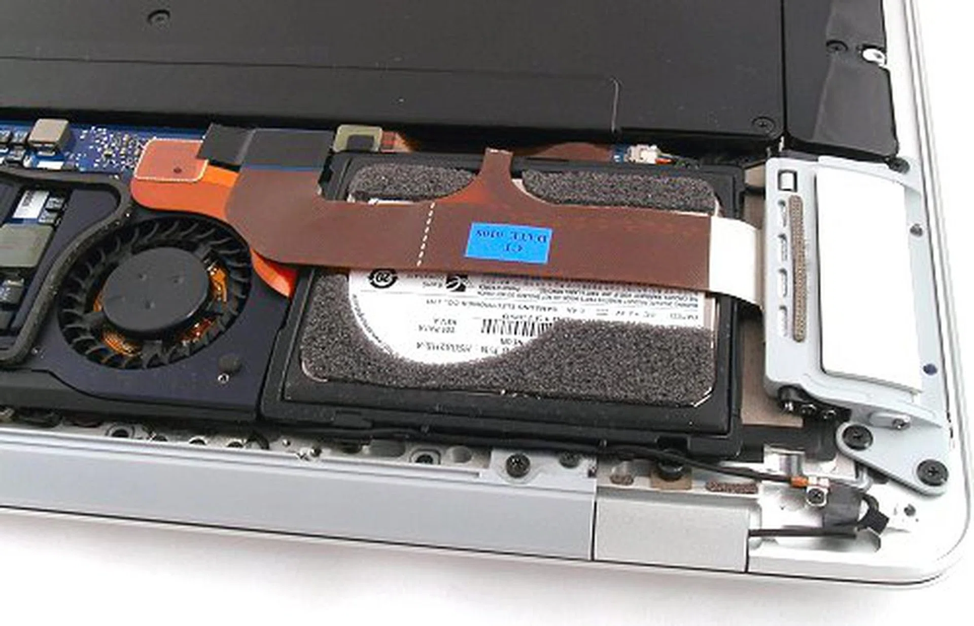 Samsung Spinpoint N HS082HB 4200RPM IDE HDD, 80GB, 8MB buffer.