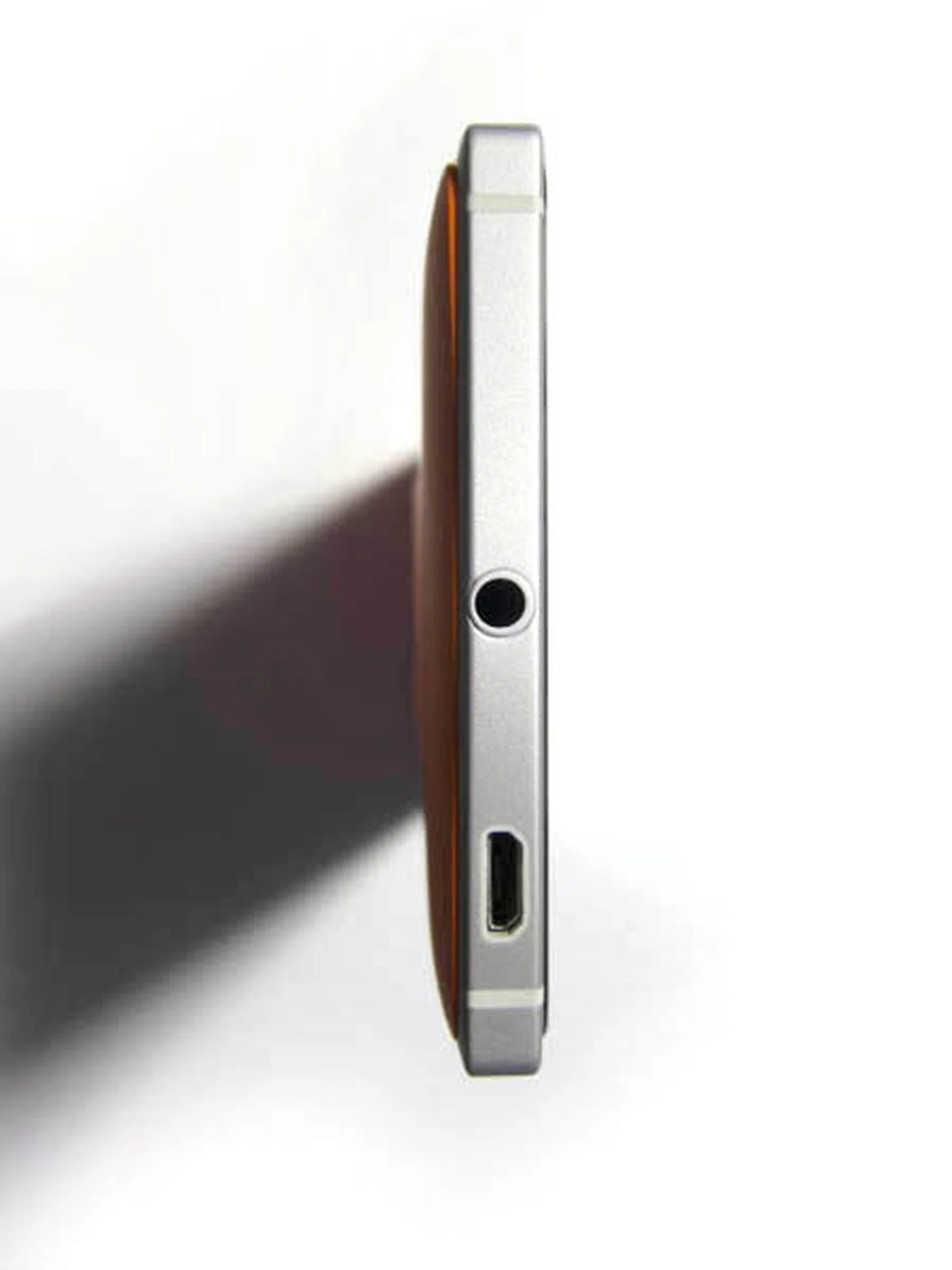 The micro-USB port can be found on the top of the phone and looks rather unsightly (although it can be argued that it's a tad more functional).