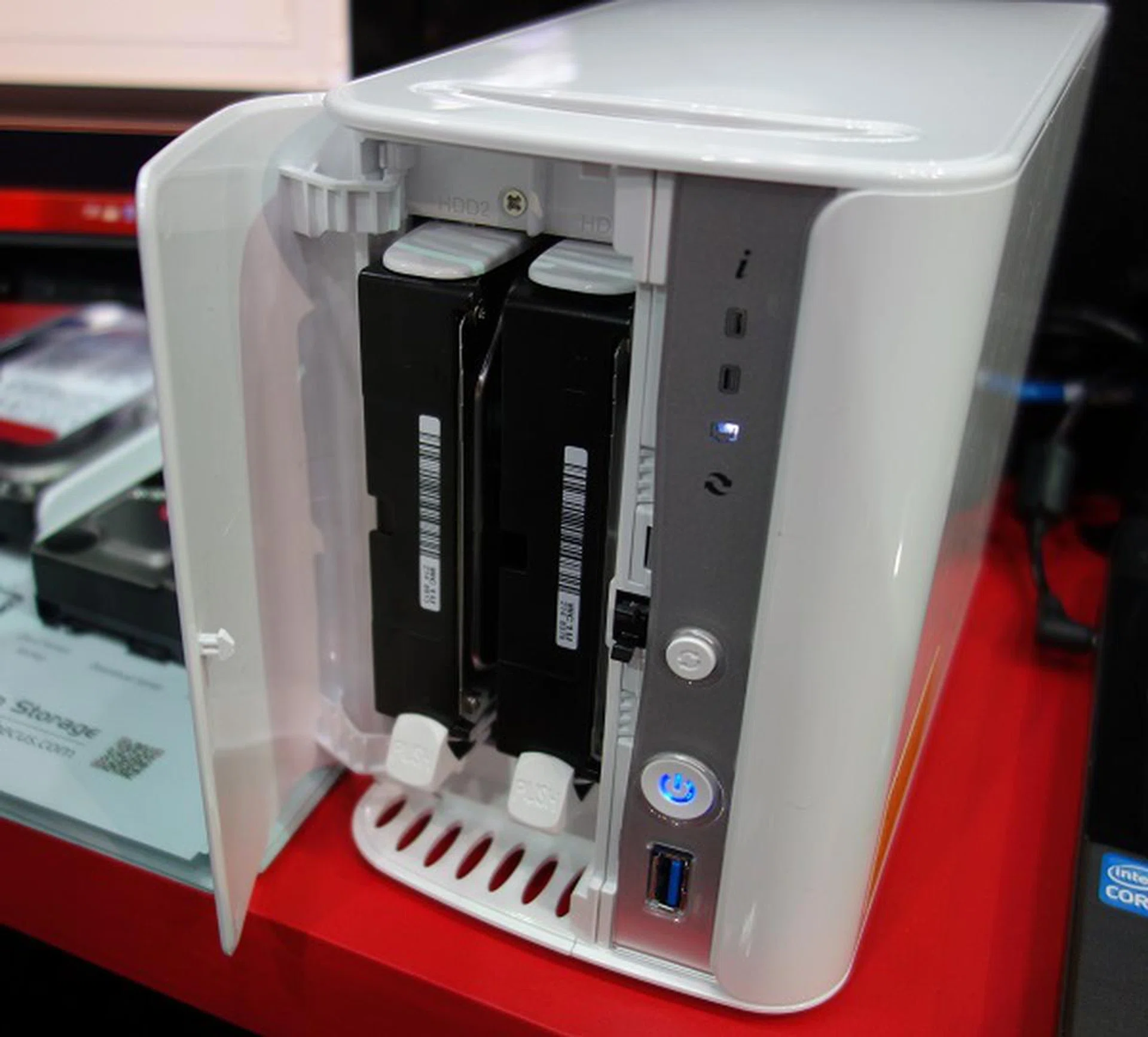 The N2520 features rack-less drive installation (though you still need to install mounting rails to the sides of each hard drive), and a single USB3.0 port up front.