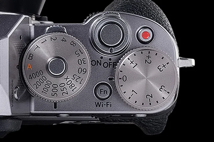 The X-T1 GS control dials.