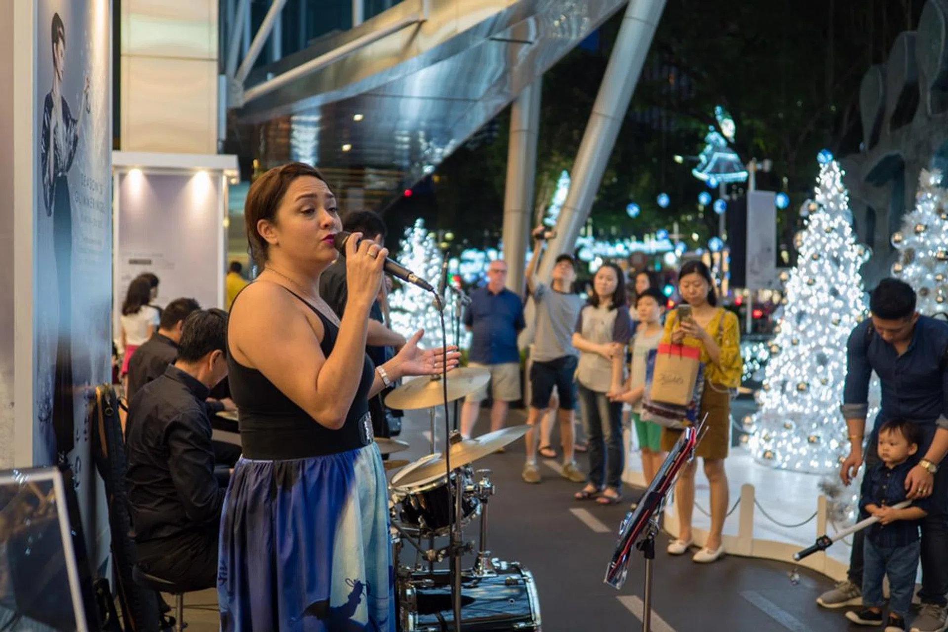 At f/1.2, the Olympus 17mm provides a beautiful transition from focused to out-of-focus areas. f/1.2 at 17mm, 1/60 sec, ISO 250.