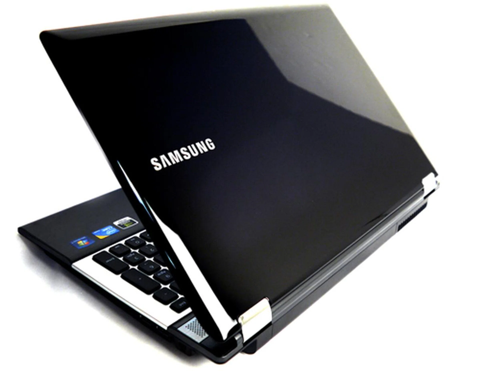 Trim, curvaceous, and set in piano black, Samsung's 15.6-inch RF510 offers rather attractive aesthetics apart from its innate potential to tackle meatier tasks. If you prefer something a little more compact, Samsung has a smaller 14-inch RF410 to offer although it comes with a less competent Core i5-560M workhorse.