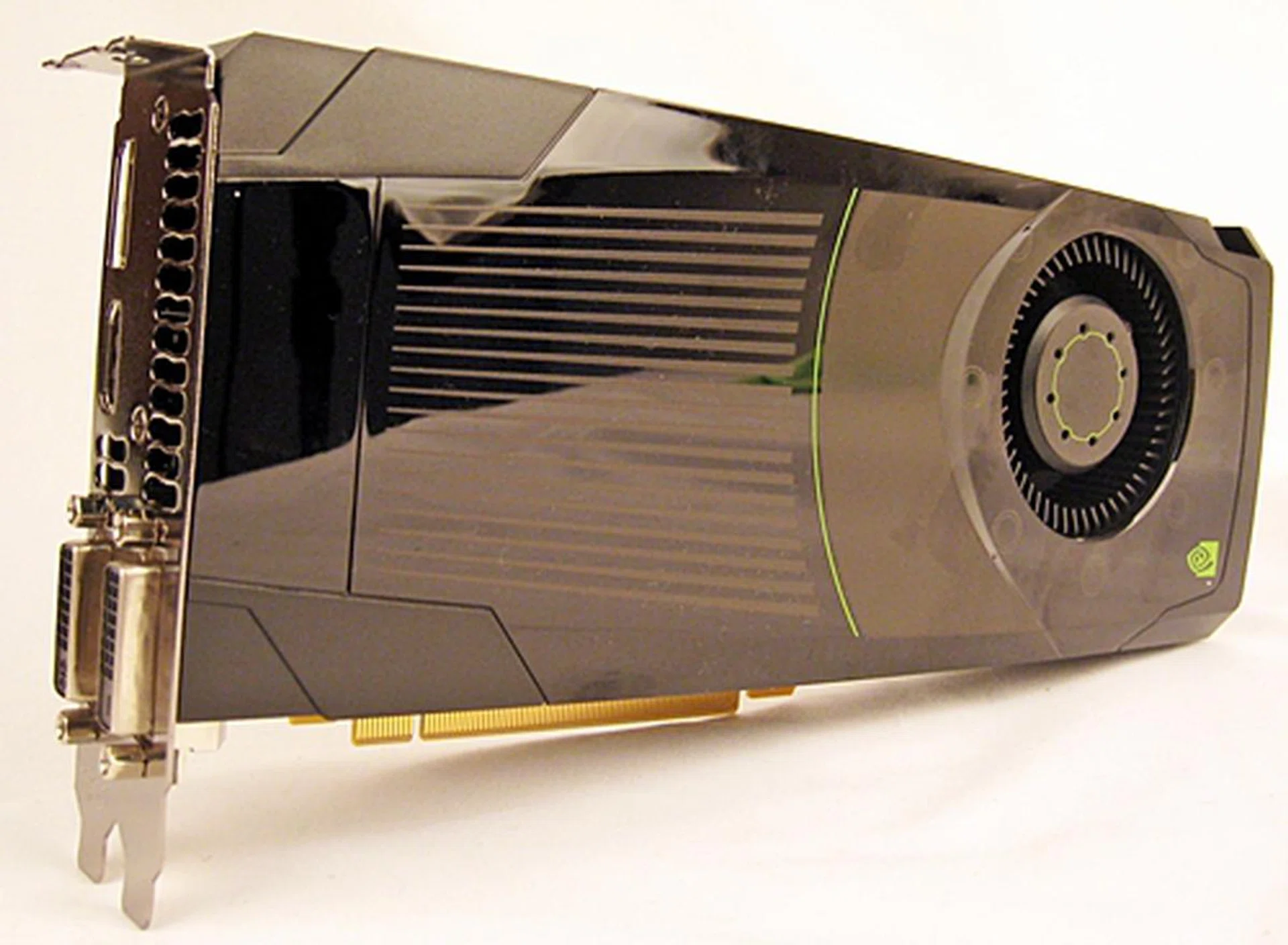 The GeForce GTX 680 has been designed for quieter gaming and when it was under load during our benchmark testing, the GPU fan was visibly quiet even when fan speed was set at 60%. Do refer to our test setup section of the article for more details on the usage of EVGA Precision, a third party utility for tweaking the GTX 680 graphics card.