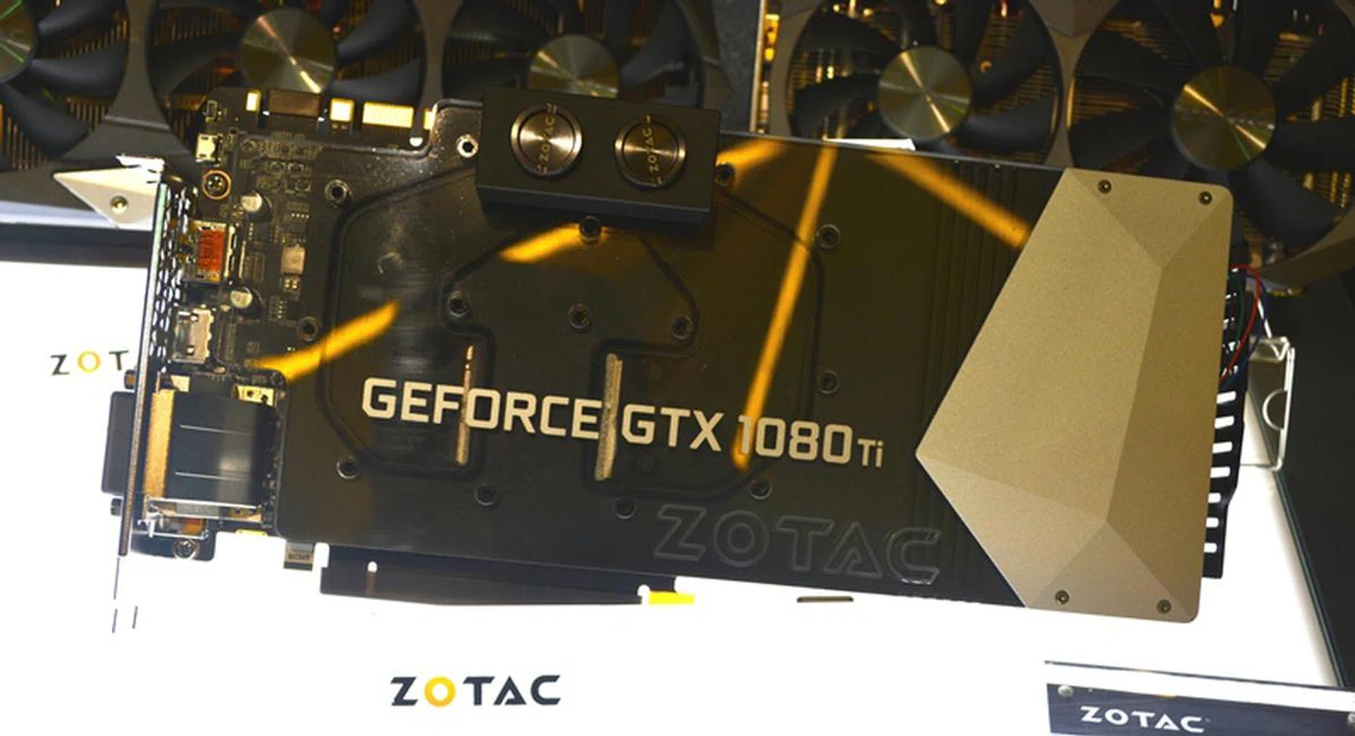 The Zotac GeForce GTX 1080 Ti ArcticStorm utilizes a waterblock cooling with 0.33mm micro-channel.