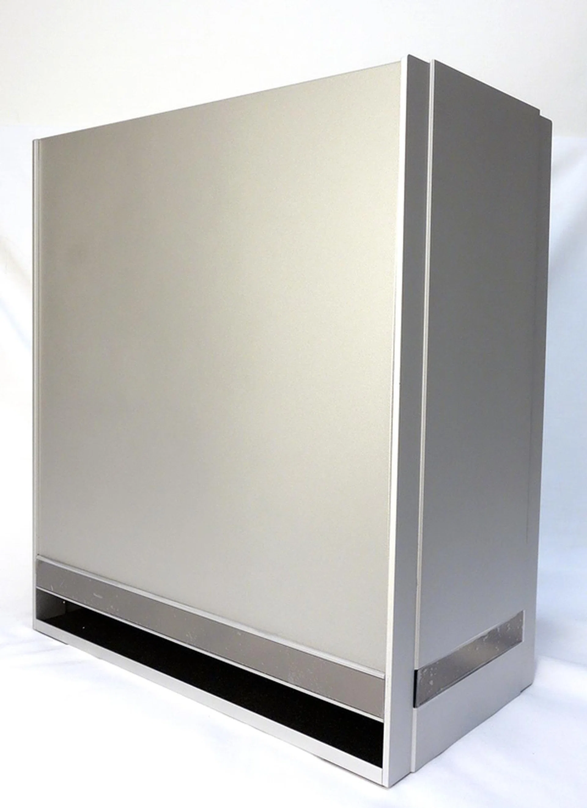 The entire Fortress FT05 chassis looks like a solid block of metal. 