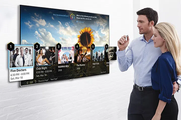 You can use voice control to select content recommended by the TV. (Image source: Samsung Tomorrow.)