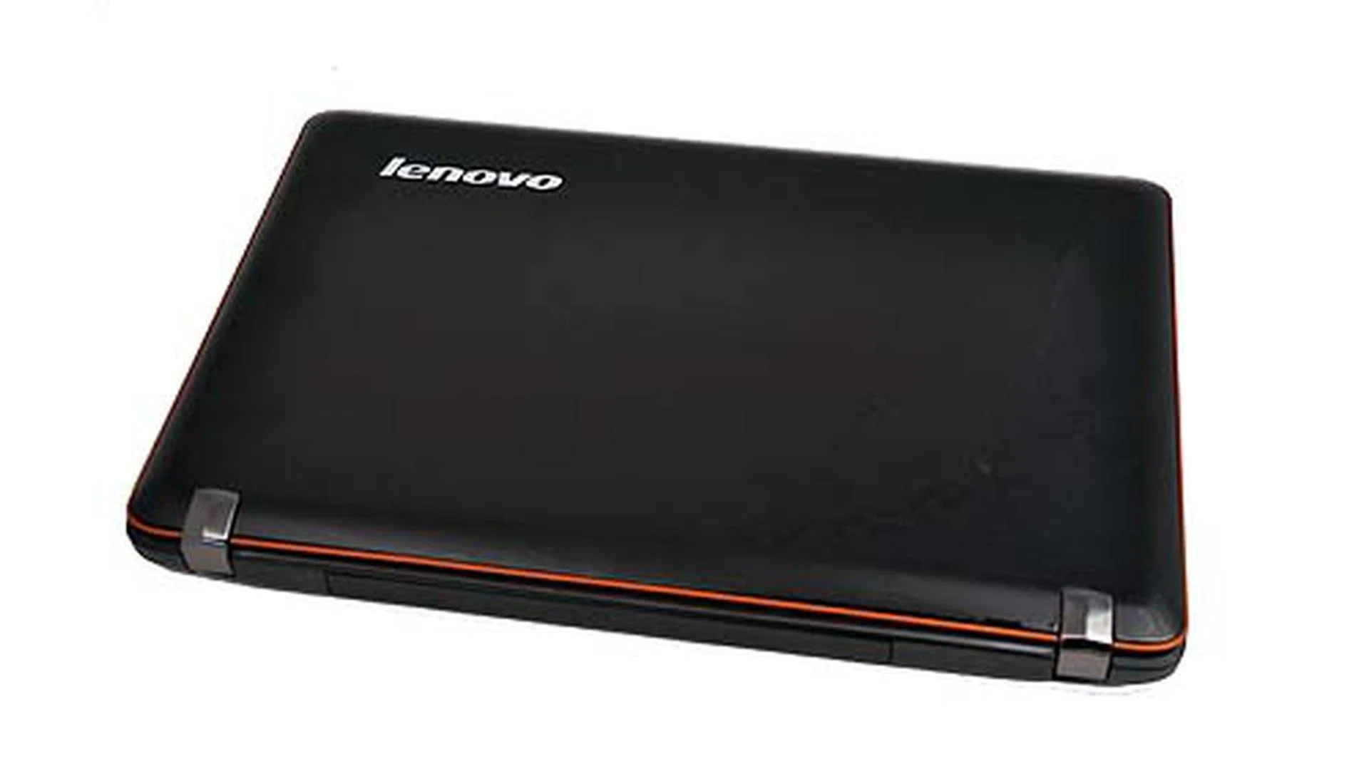 Appearance wise, the Lenovo IdeaPad Y560 greatly resembles the Lenovo IdeaPad Y550P.