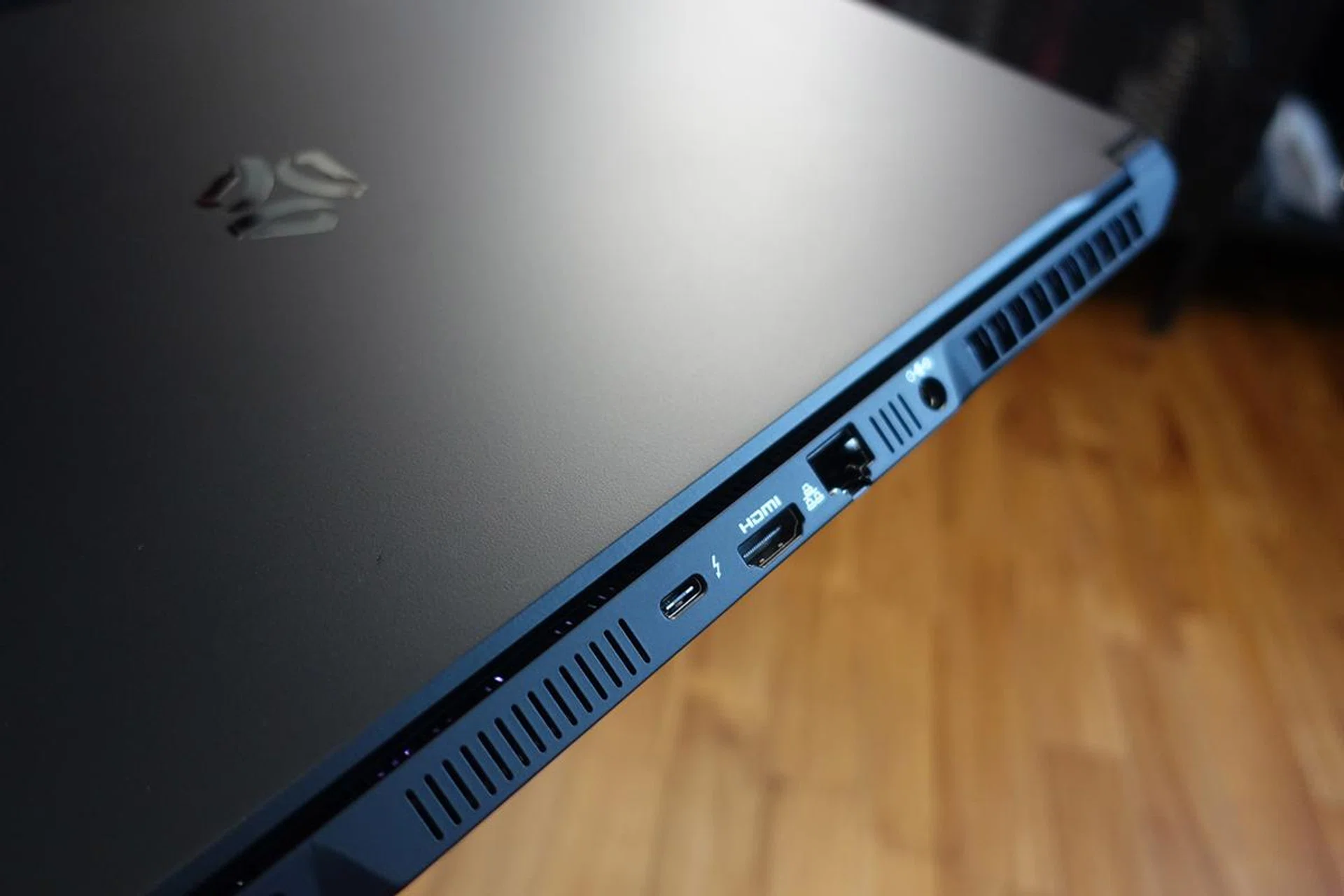 Yes, that's a full-sized Ethernet and HDMI port.