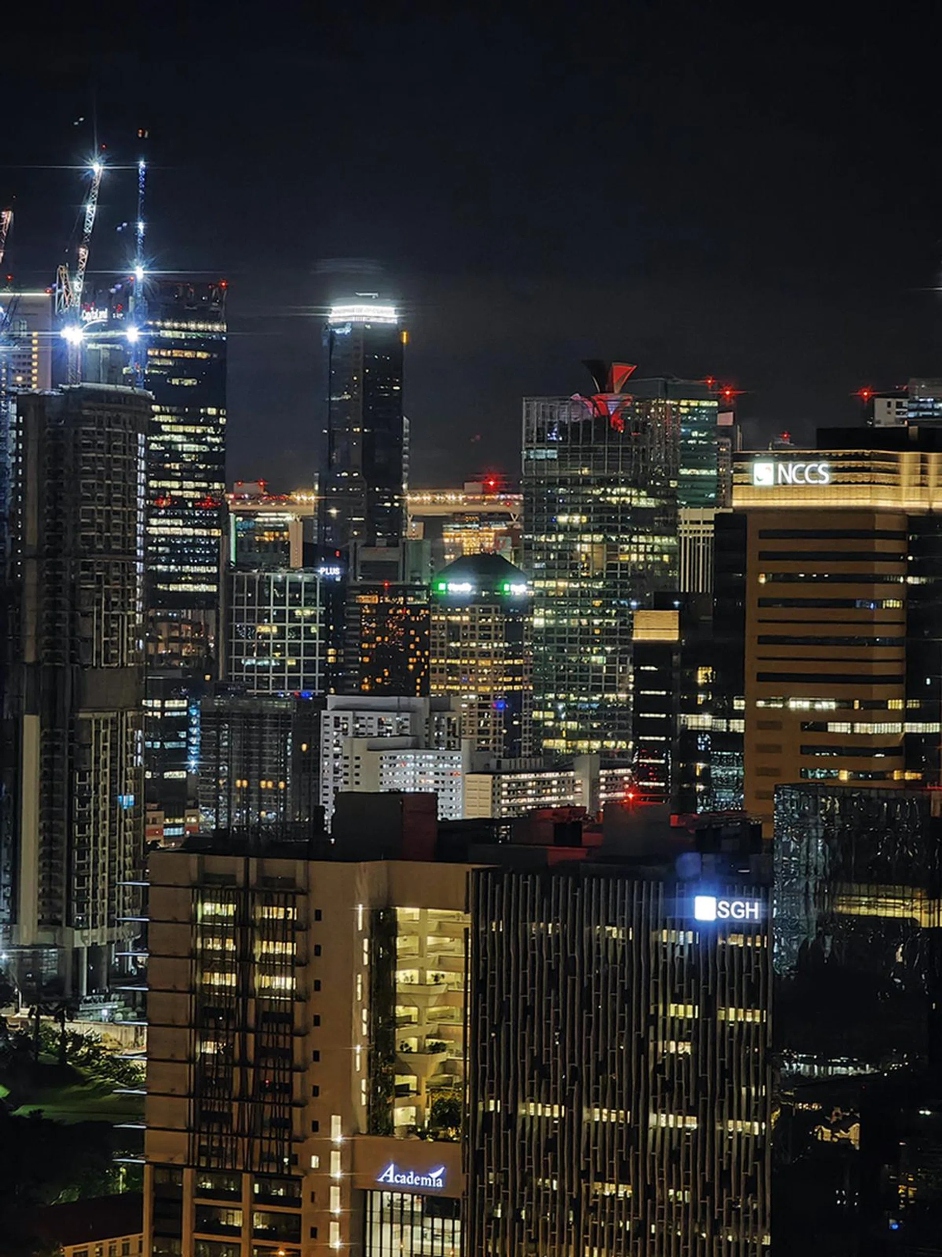 Xiaomi 13 Ultra, 5x optical zoom, Night.