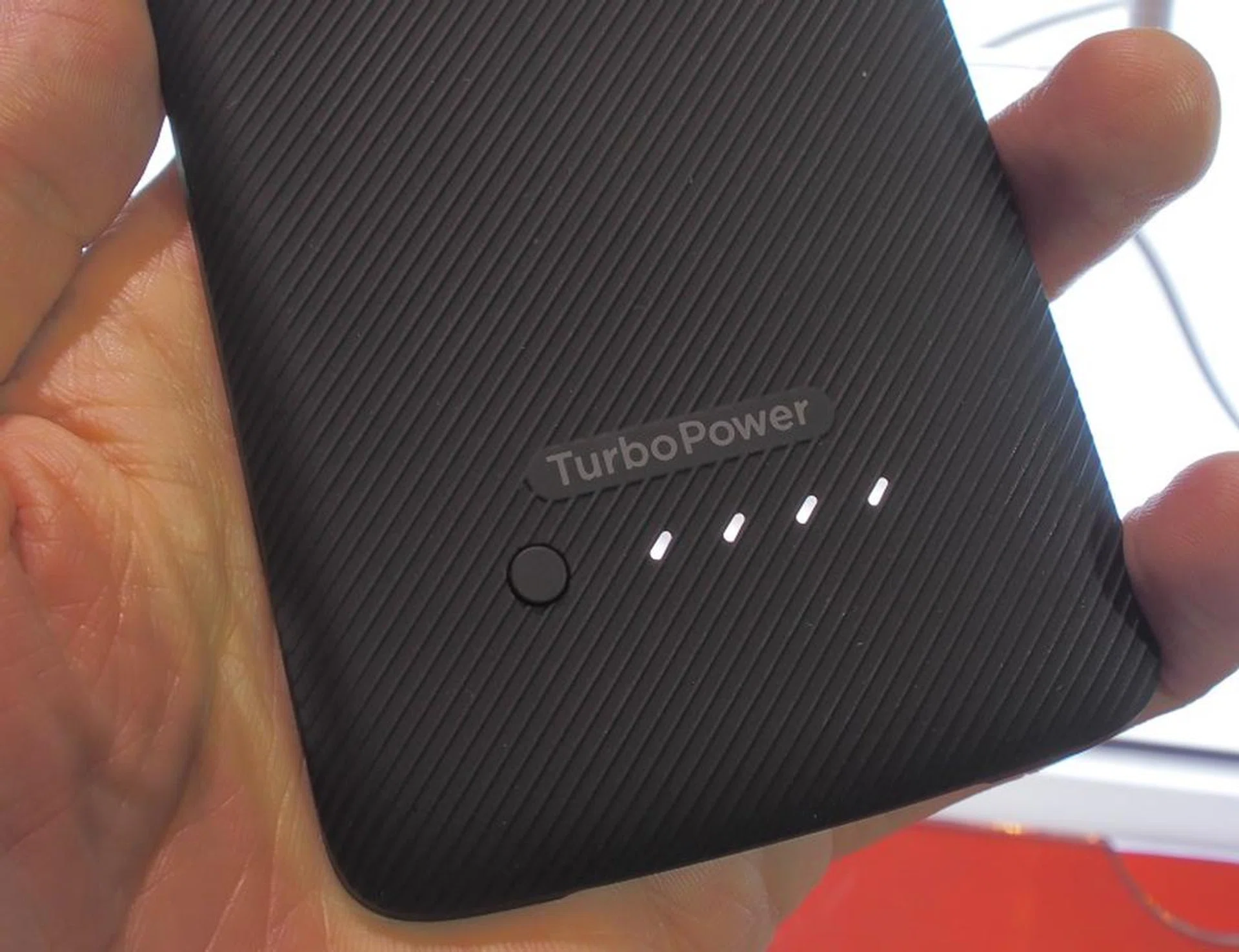 There's now a power bar, a needed quality of life enhancement for a battery pack. 