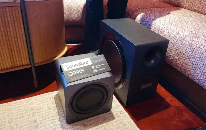 The sub-woofer box for the HW-Q990F is 50% smaller than before. Photo: HWZ.