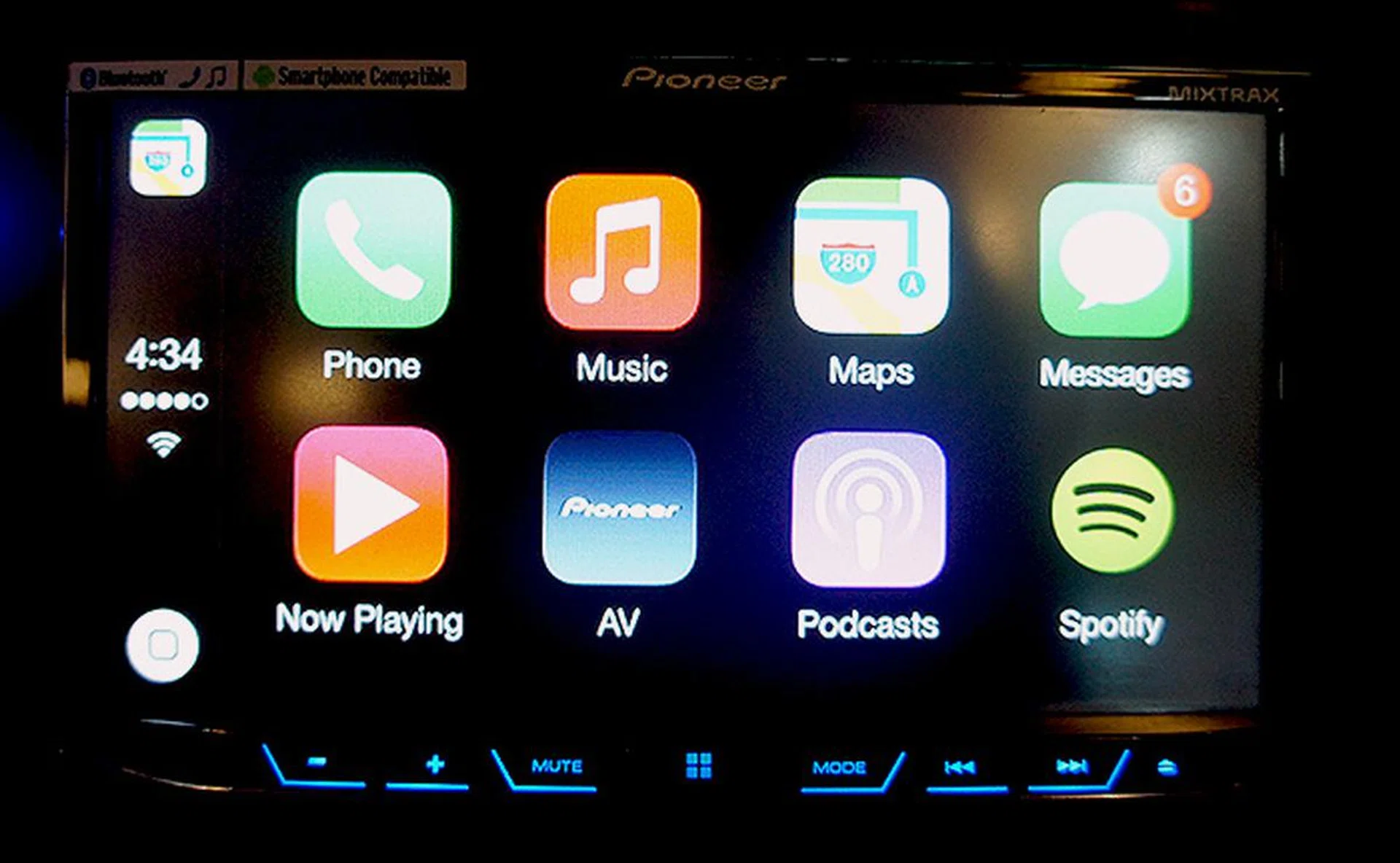 The icons are large, especially on the AVH-X8650BT's 7-inch display.