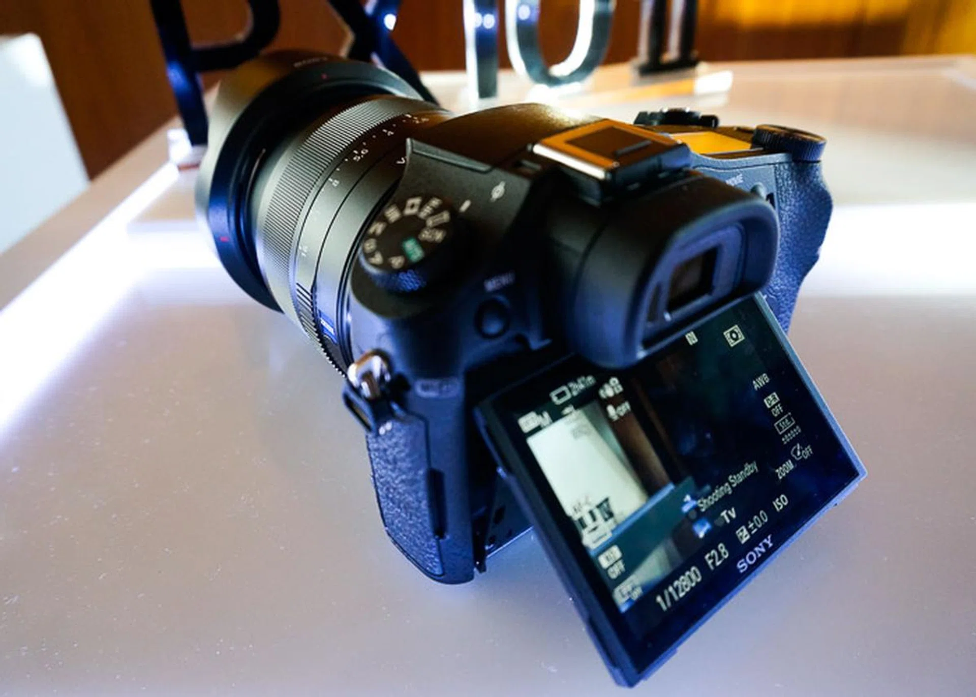 The EVF on the RX10 II is as bright as what's on the RX100 IV, again with 100% field coverage.