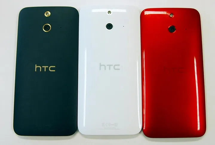 Of the three colors, the misty gray is the only model with a matte texture on the rear.