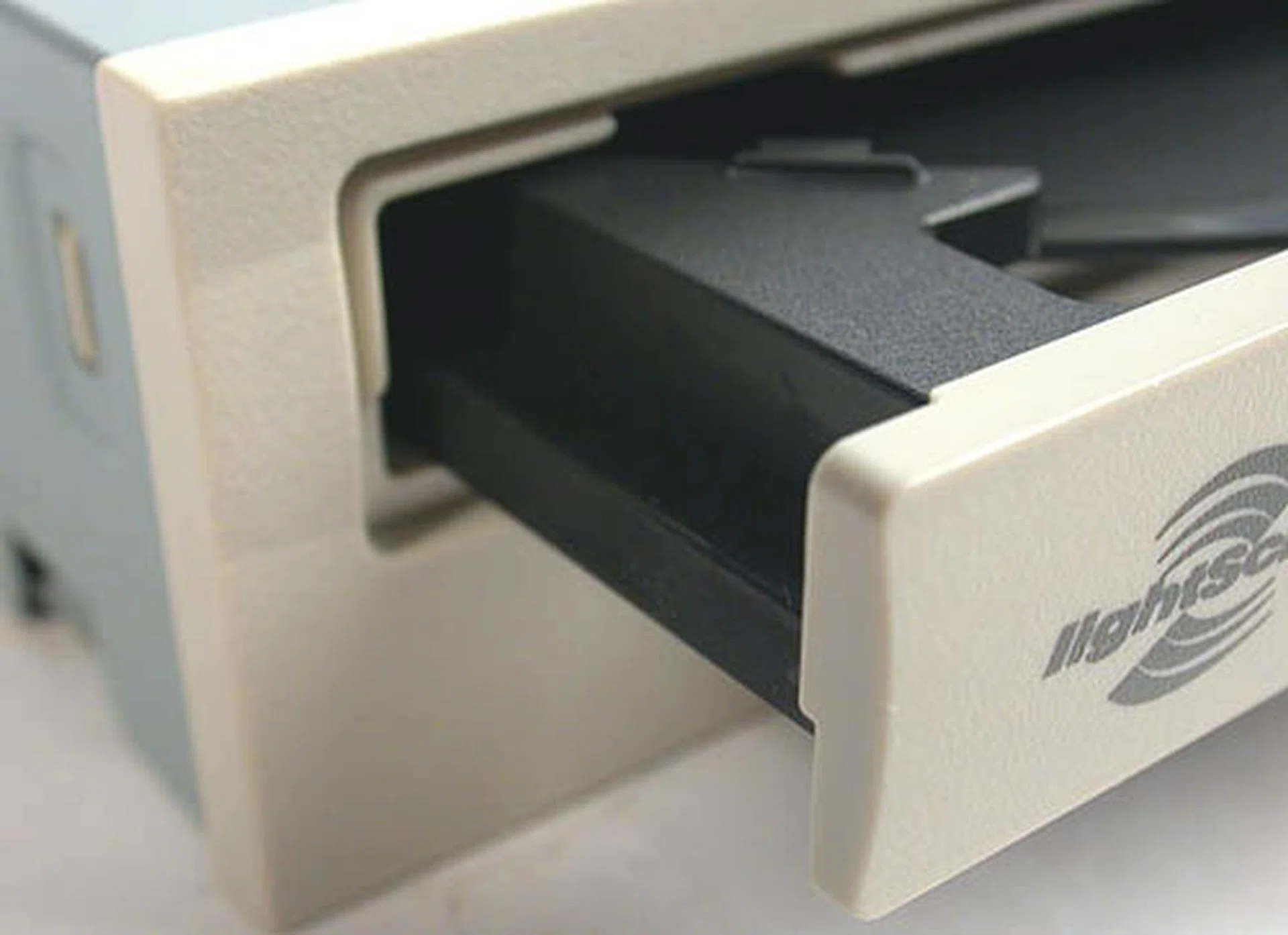 There's no sign of any dampeners at the mouth of the drive.