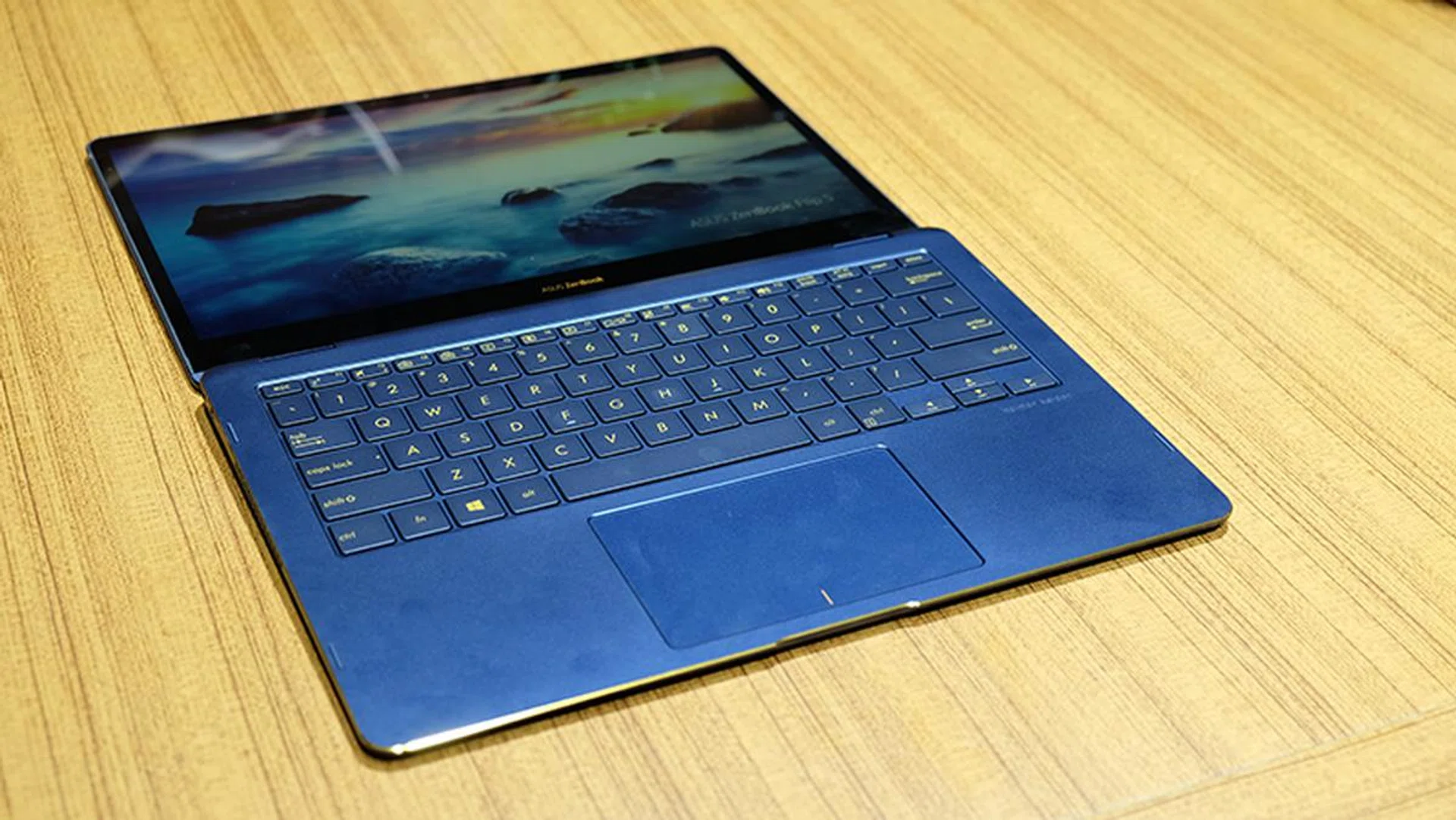 ASUS ZenBook Flip S