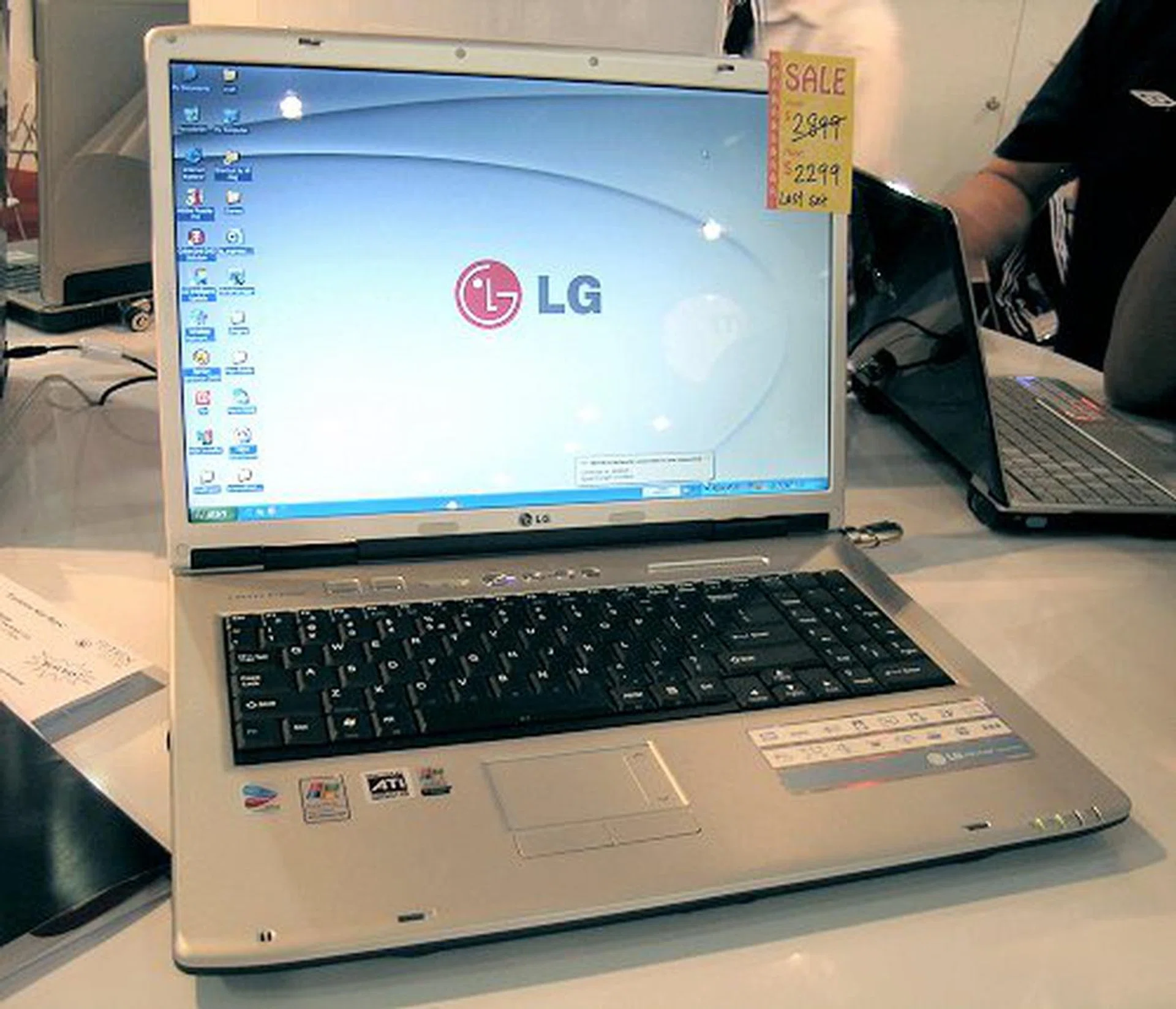 A multimedia powerhouse for only $2299? That's right bargain hunters, this 17-inch entertainment notebook using the Pentium M processor is quite a steal. But hurry though, it seems that there's only one set. Expect an integrated Radeon X600 graphics engine, remote control, card-reader, DVD writer and a fair bit other features. But take note that it's 3.1kg heavy.