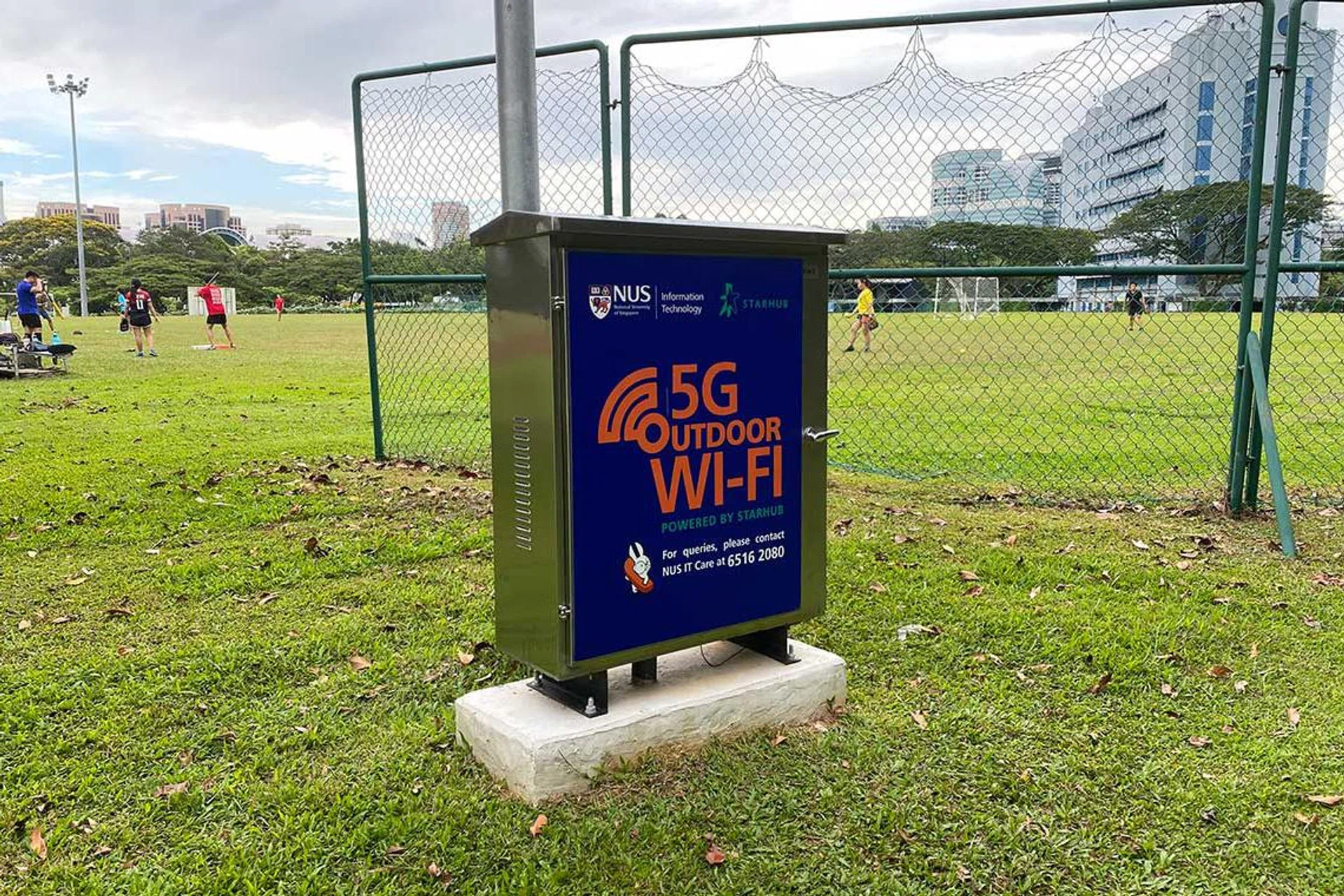 NUS's solar-powered outdoor Wi-Fi is an example of what this partnership will bring. (Source: StarHub)