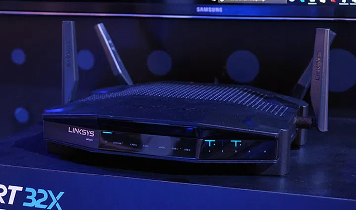 The new Linksys WRT32x is targeted at gamers and looks absolutely menacing.