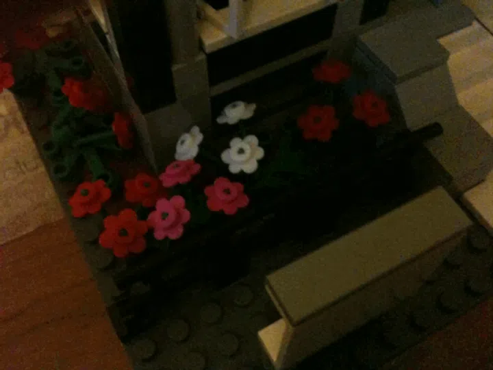 Taken with the iPhone 3GS: Image considerably looks better than the 3G with less blurriness detected and stronger definition of subjects and color thanks to the auto focus.