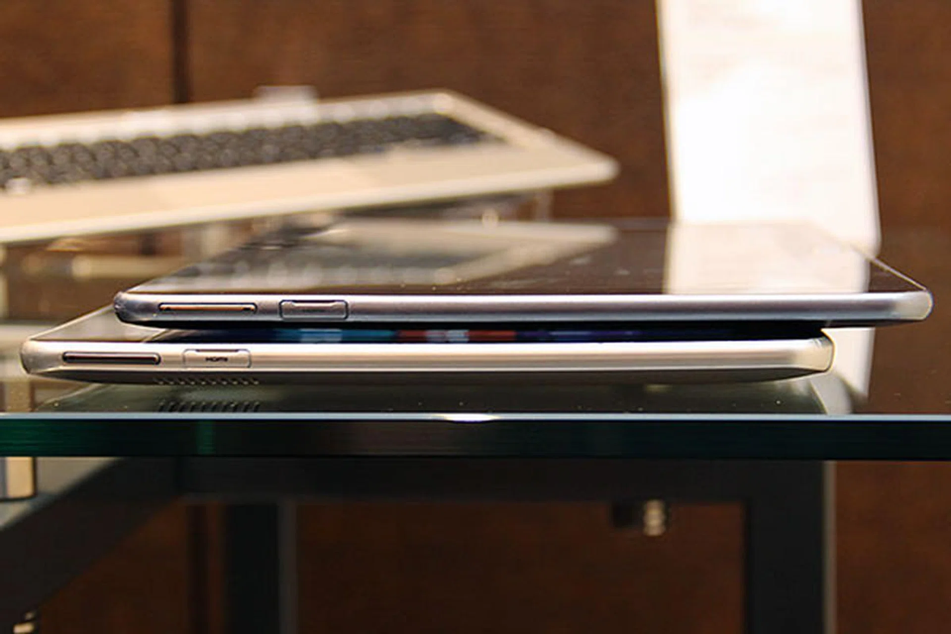 The Smart PC (top) is noticeably thinner than the Smart PC Pro (bottom). The difference is about 2mm.