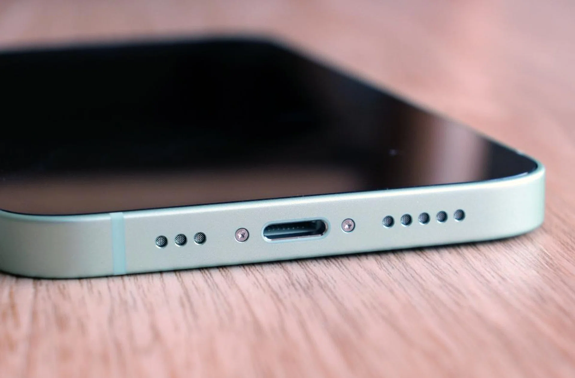 No USB-C here, still good old Lightning.