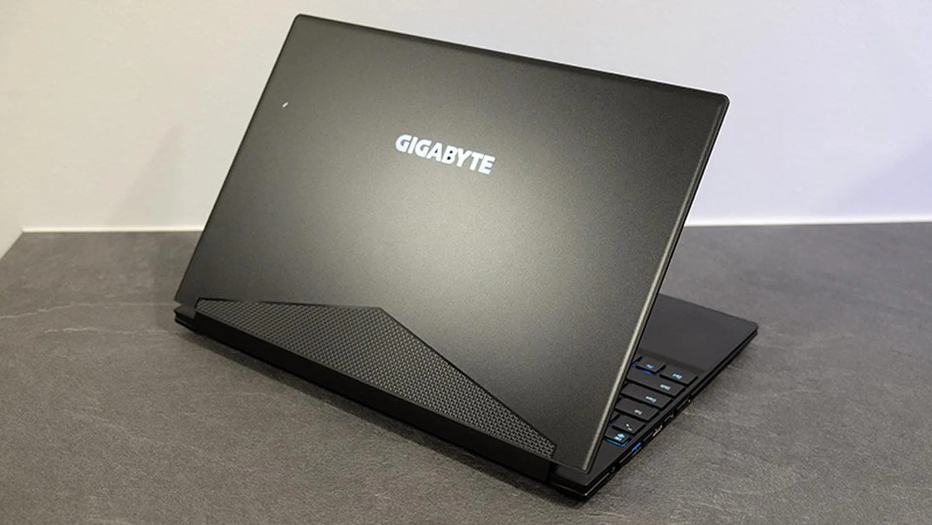 Gigabyte Aero 15X v8
