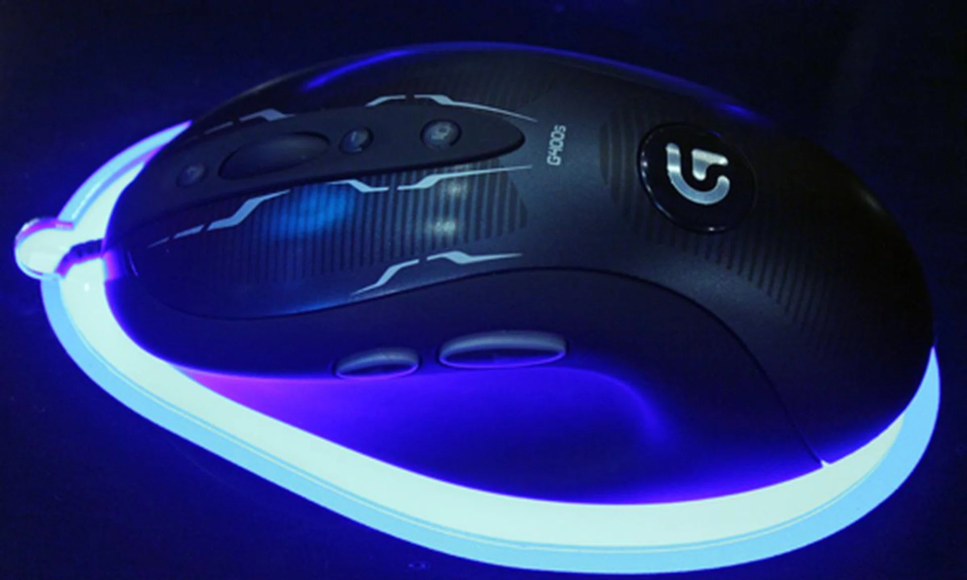 The hydrophobic coating may not do much for the mouse aesthetics, but it's intended to ensure sweaty hands do not interfere with your gaming session.